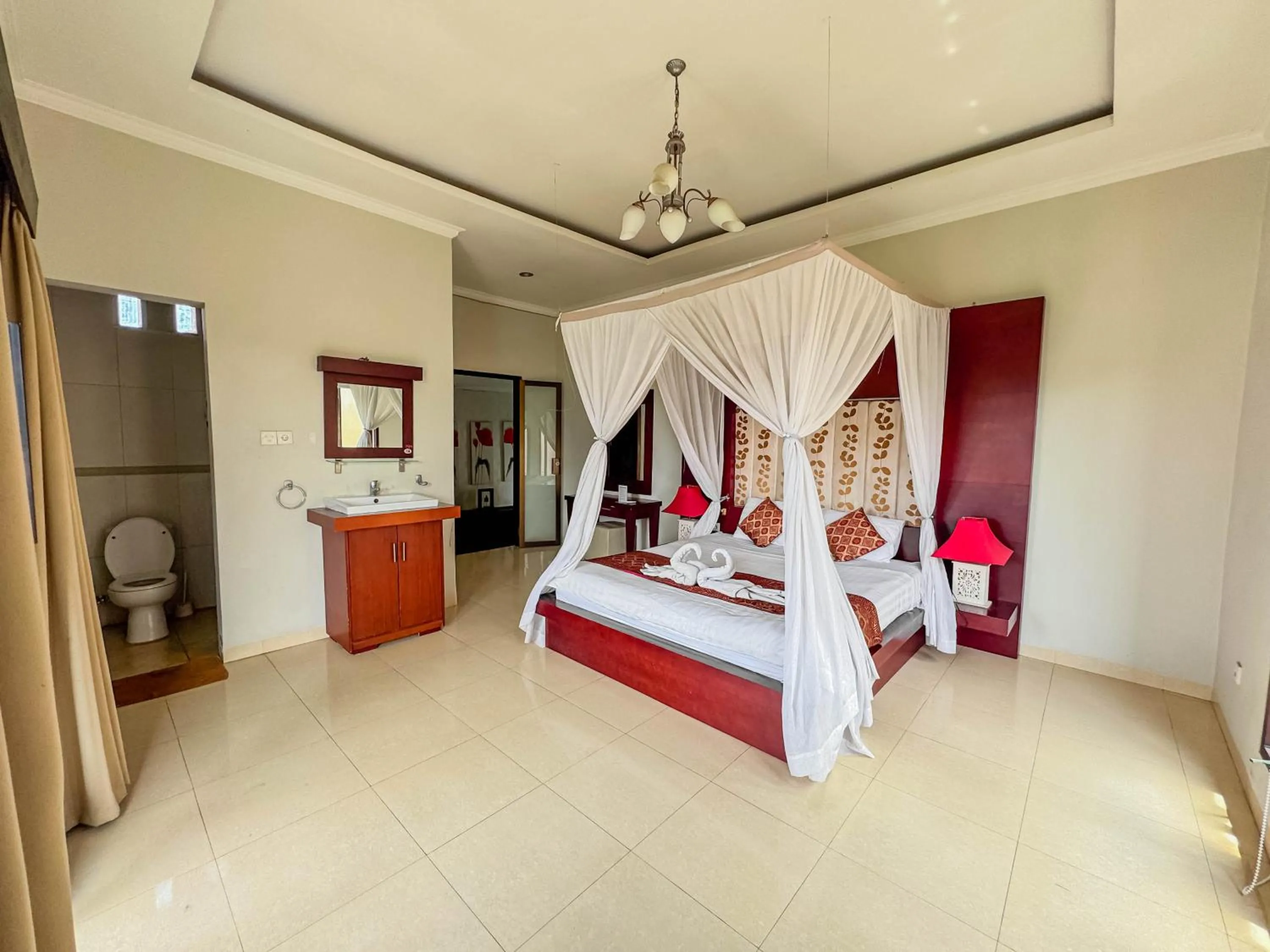 Bed in Griya Shanti Homestay
