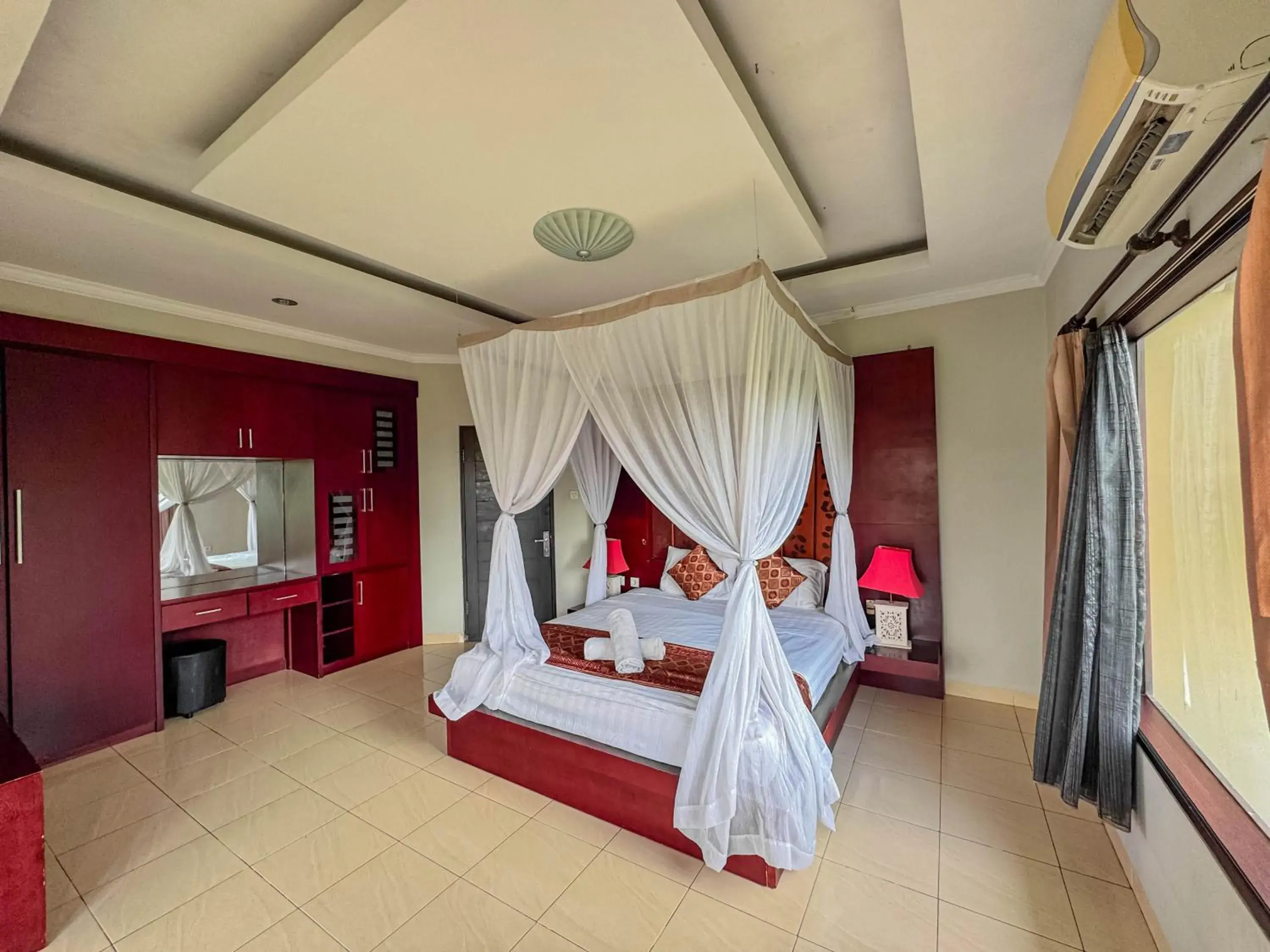 Suite with Lake View in Griya Shanti Homestay Suite with Lake View in Griya Shanti Homestay