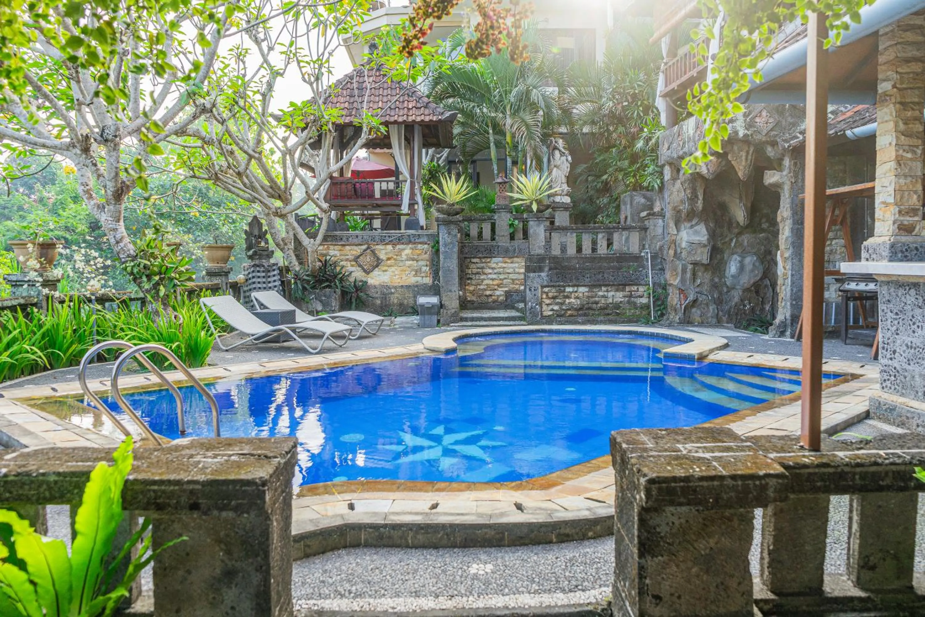 Property building in Griya Shanti Homestay