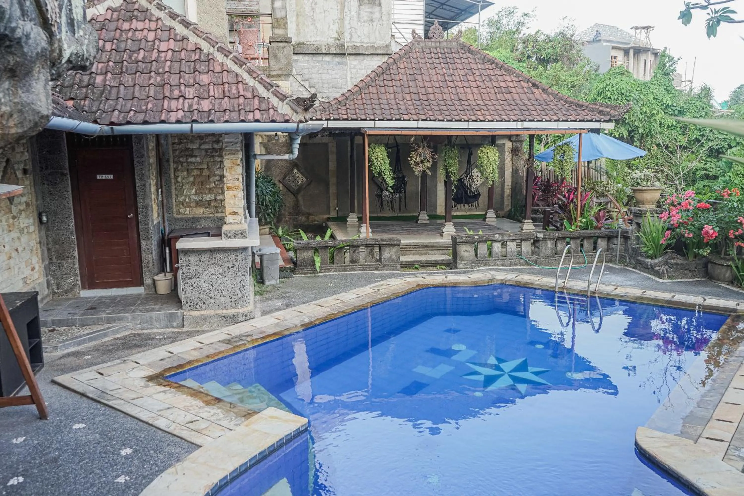Property building in Griya Shanti Homestay