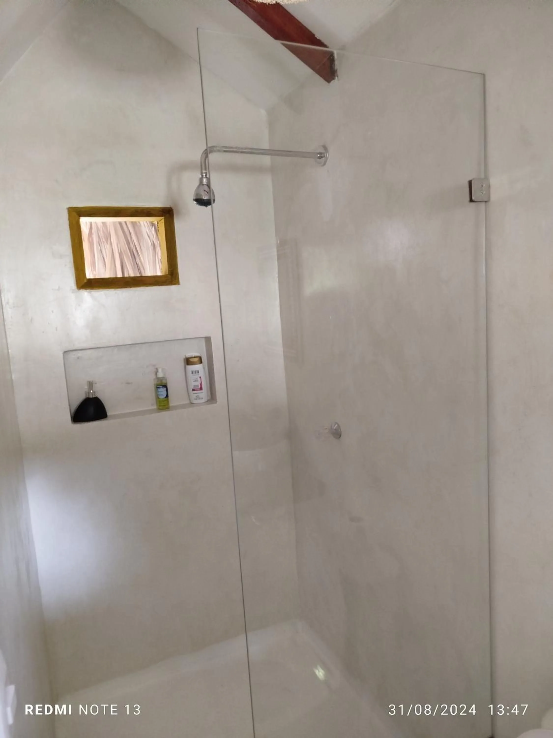 Shower in Hotel Coral Sand Islas Del Rosario