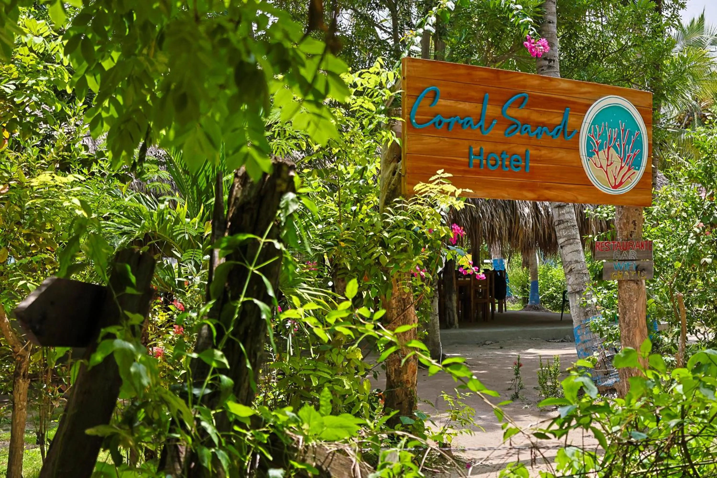 Logo/Certificate/Sign in Hotel Coral Sand Islas Del Rosario