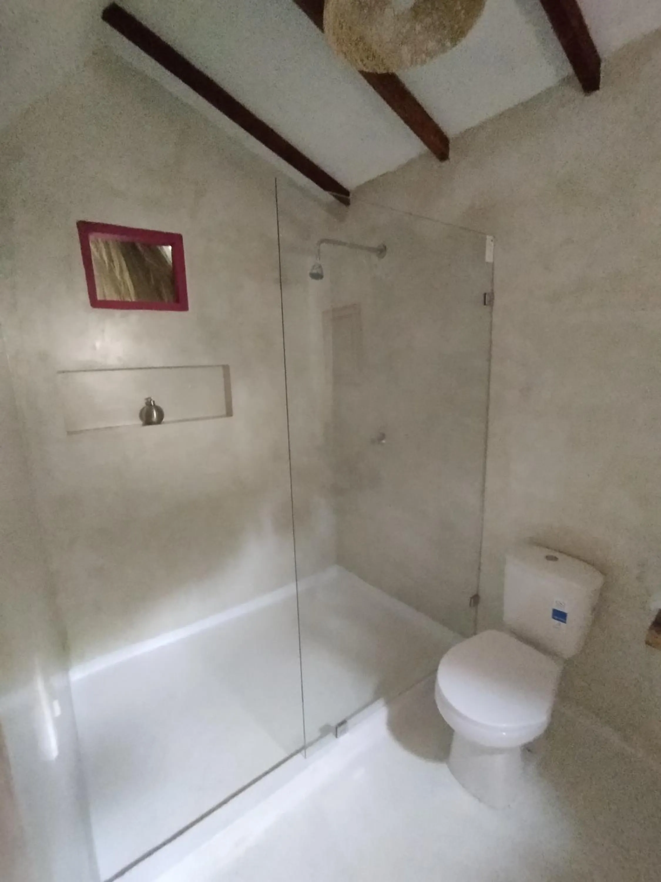 Shower in Hotel Coral Sand Islas Del Rosario