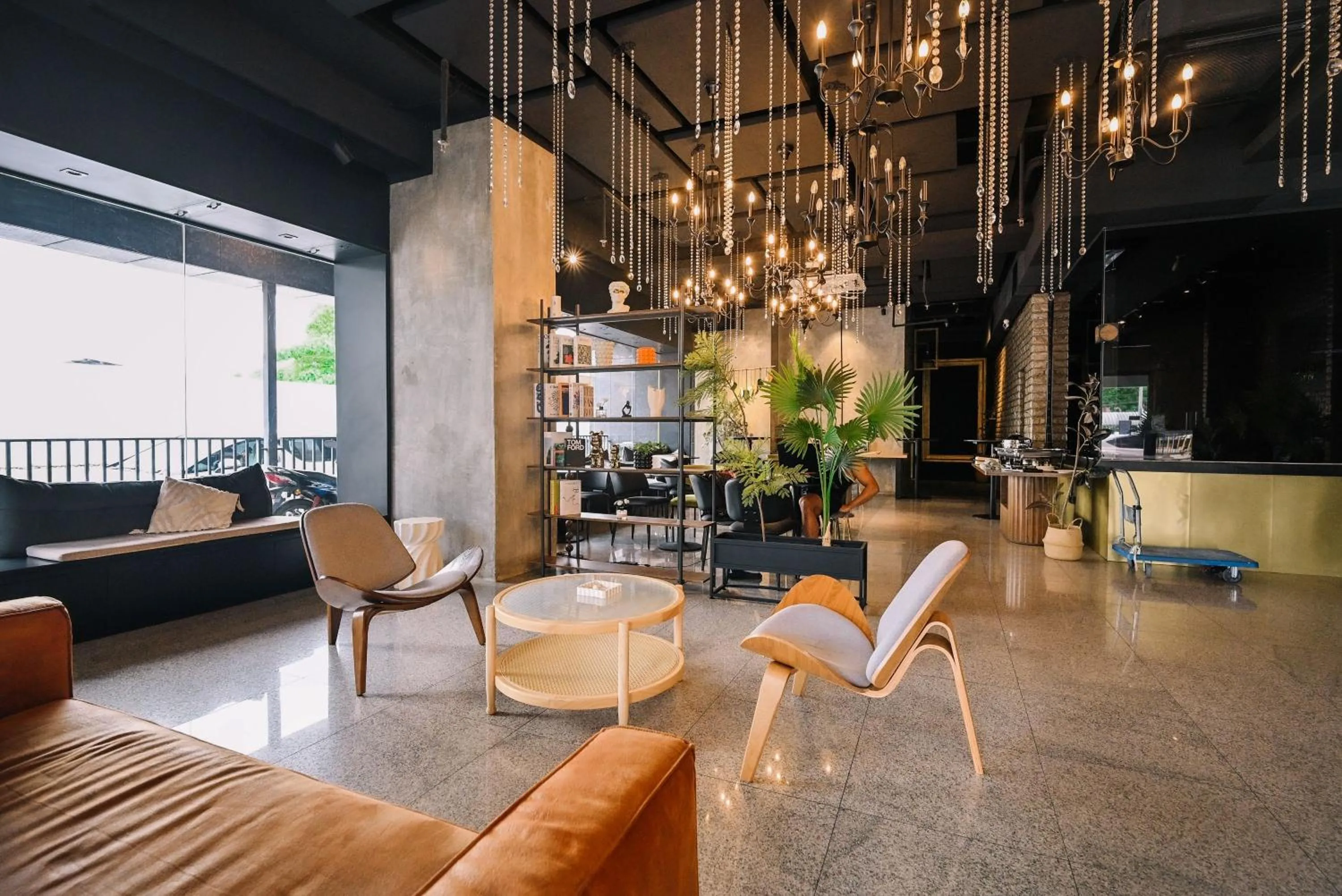 Seating area in Kingston Hotel 4 - TRX