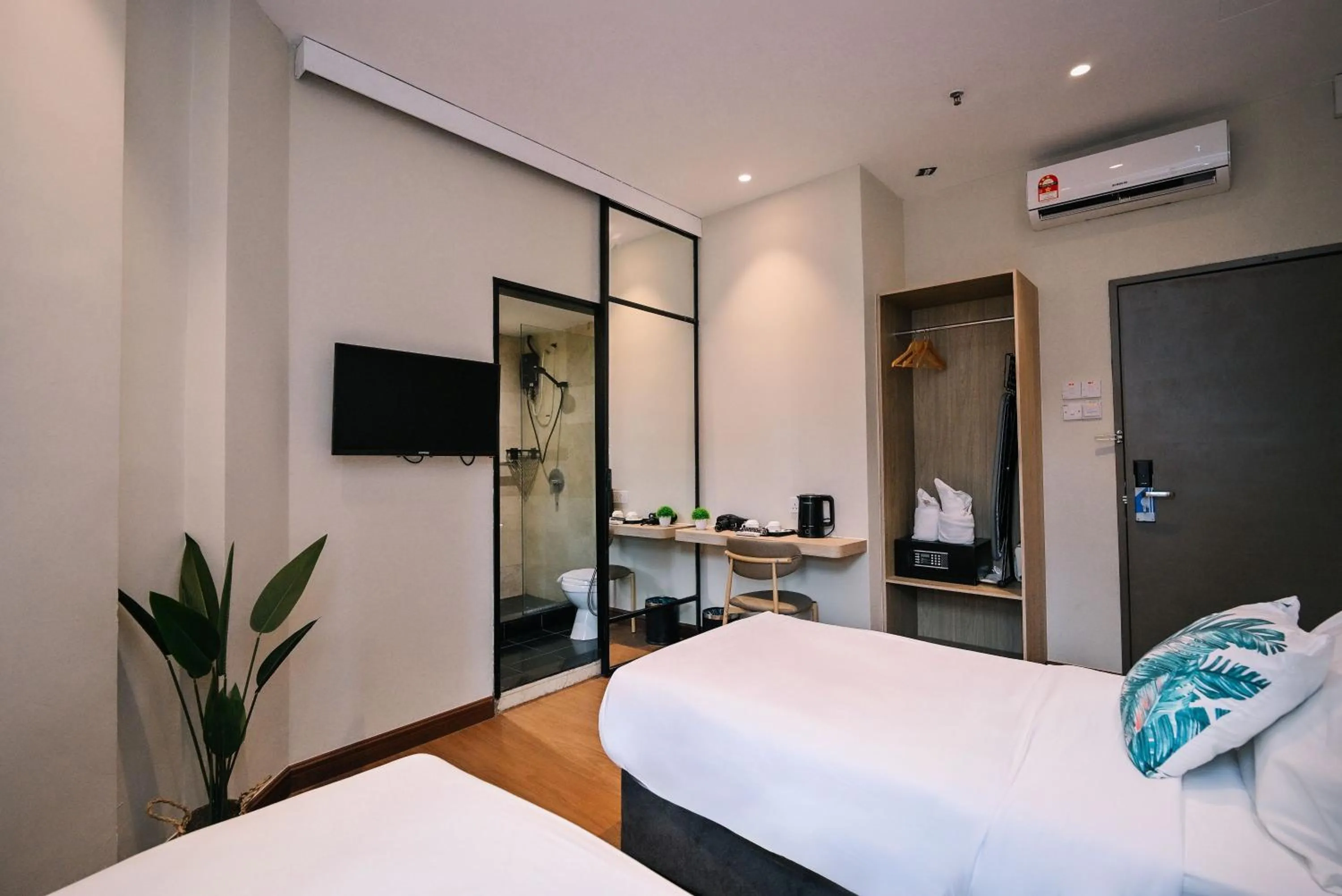 Bed in Kingston Hotel 4 - TRX