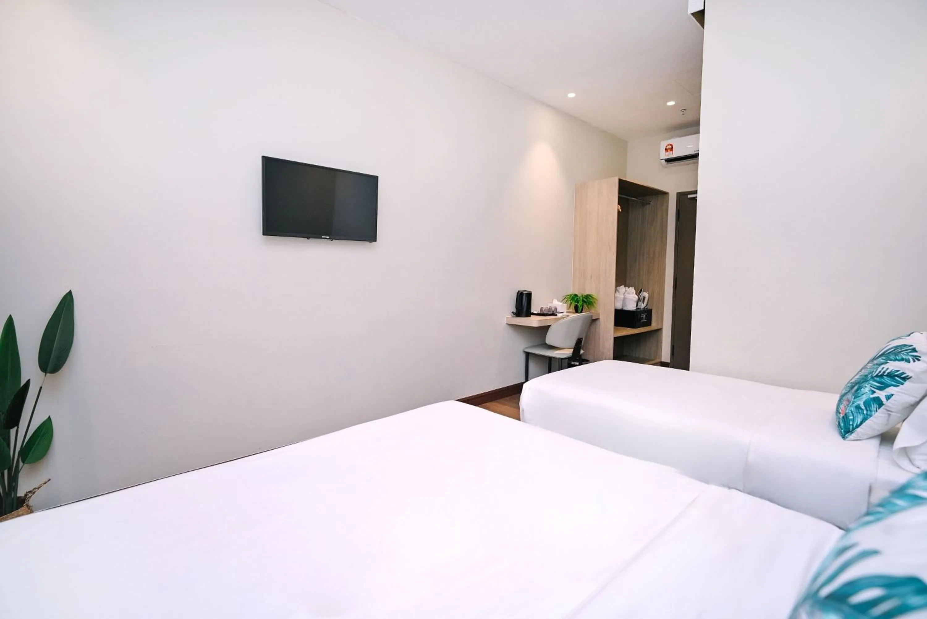 Bed in Kingston Hotel 4 - TRX