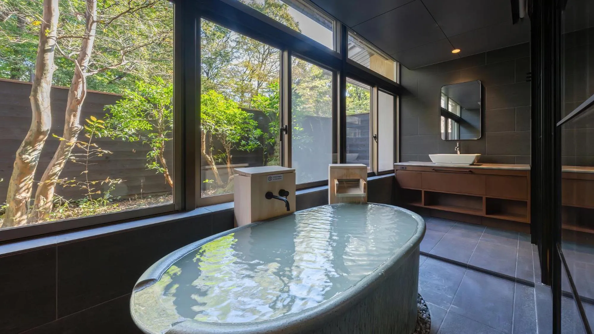 Nasu-Onsen Shinshun no Kago Hewitt Resort