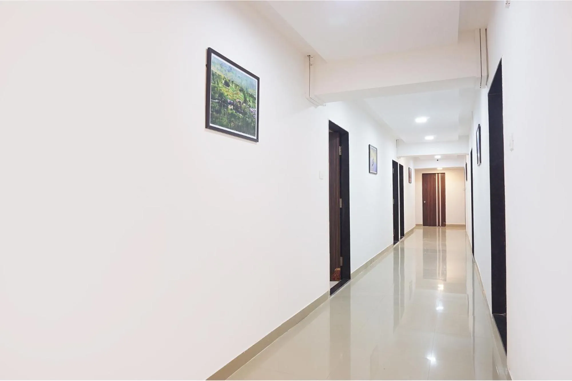FabHotel Vardhan Plaza