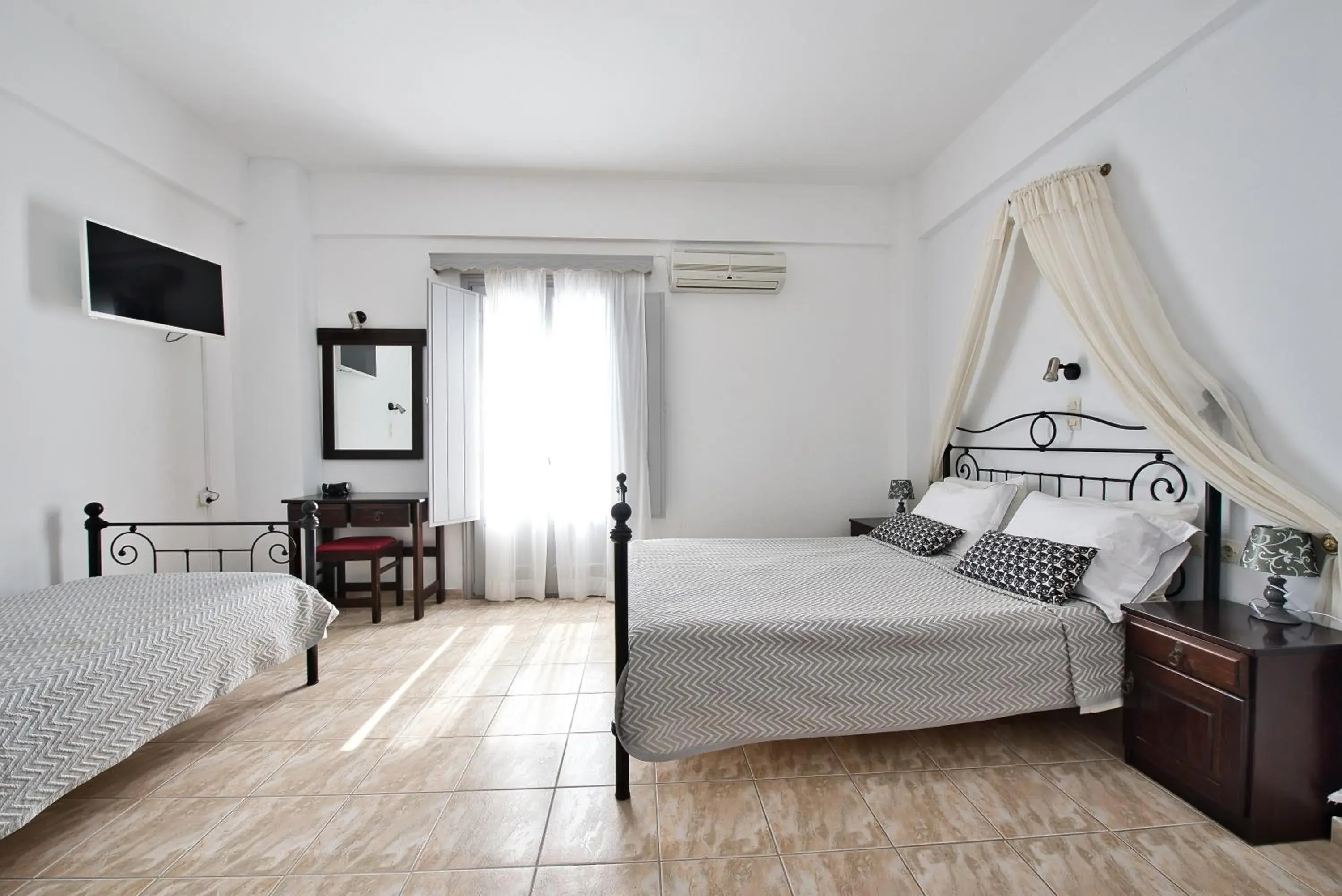 Bed in Anessis Bed in Anessis