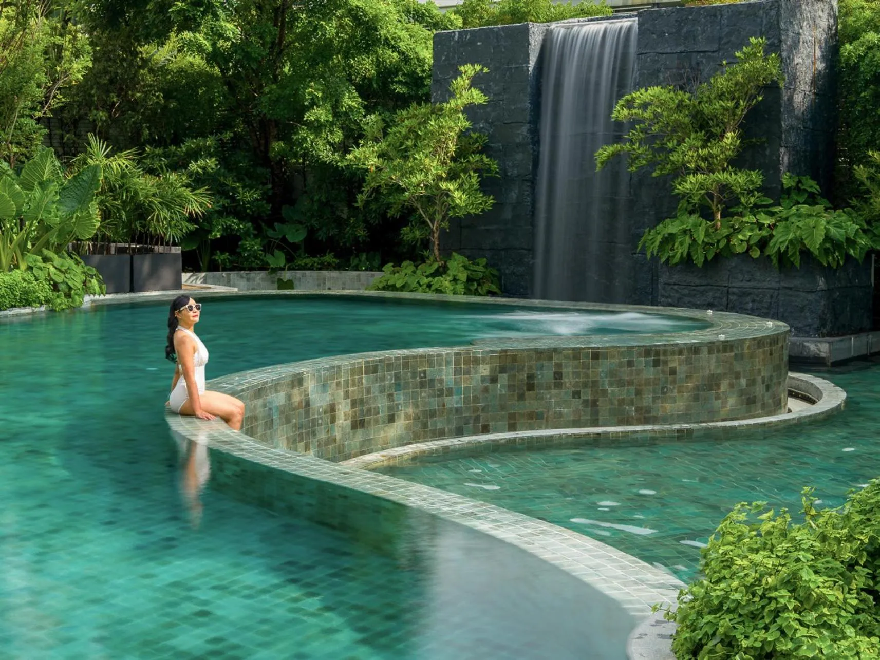 Swimming pool in Marriott Executive Apartments, Bangkok Townhall Sukhumvit