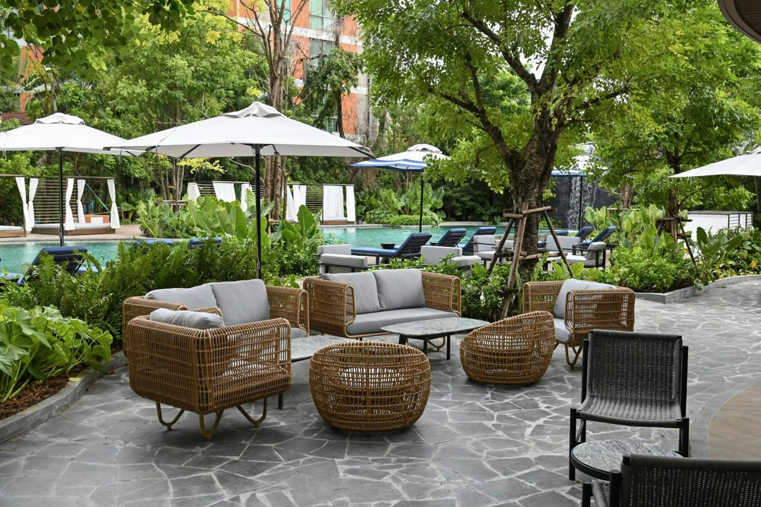 Swimming pool in Marriott Executive Apartments, Bangkok Townhall Sukhumvit