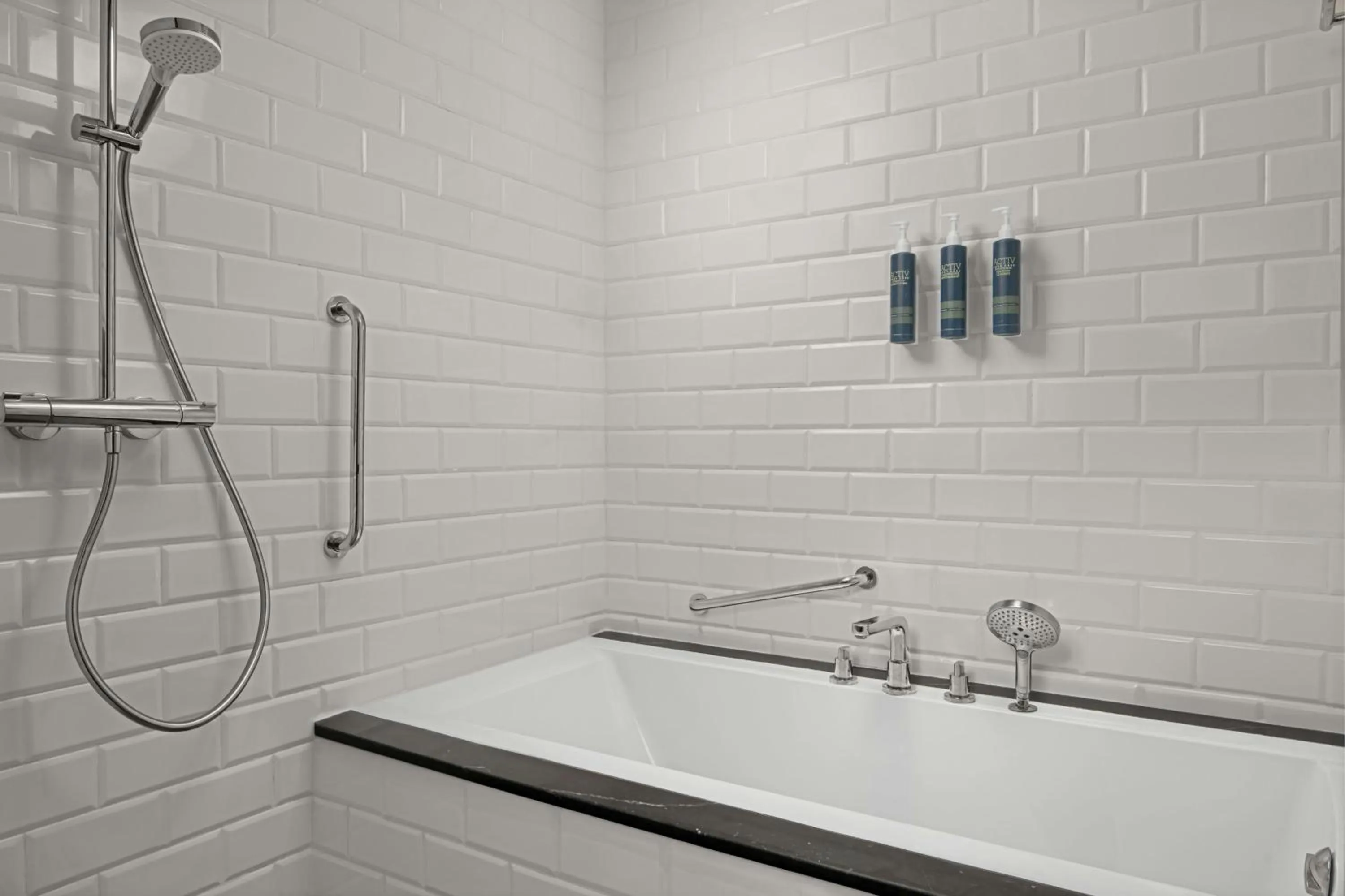 Bathroom in Four Points by Sheraton Dakar Diamniadio