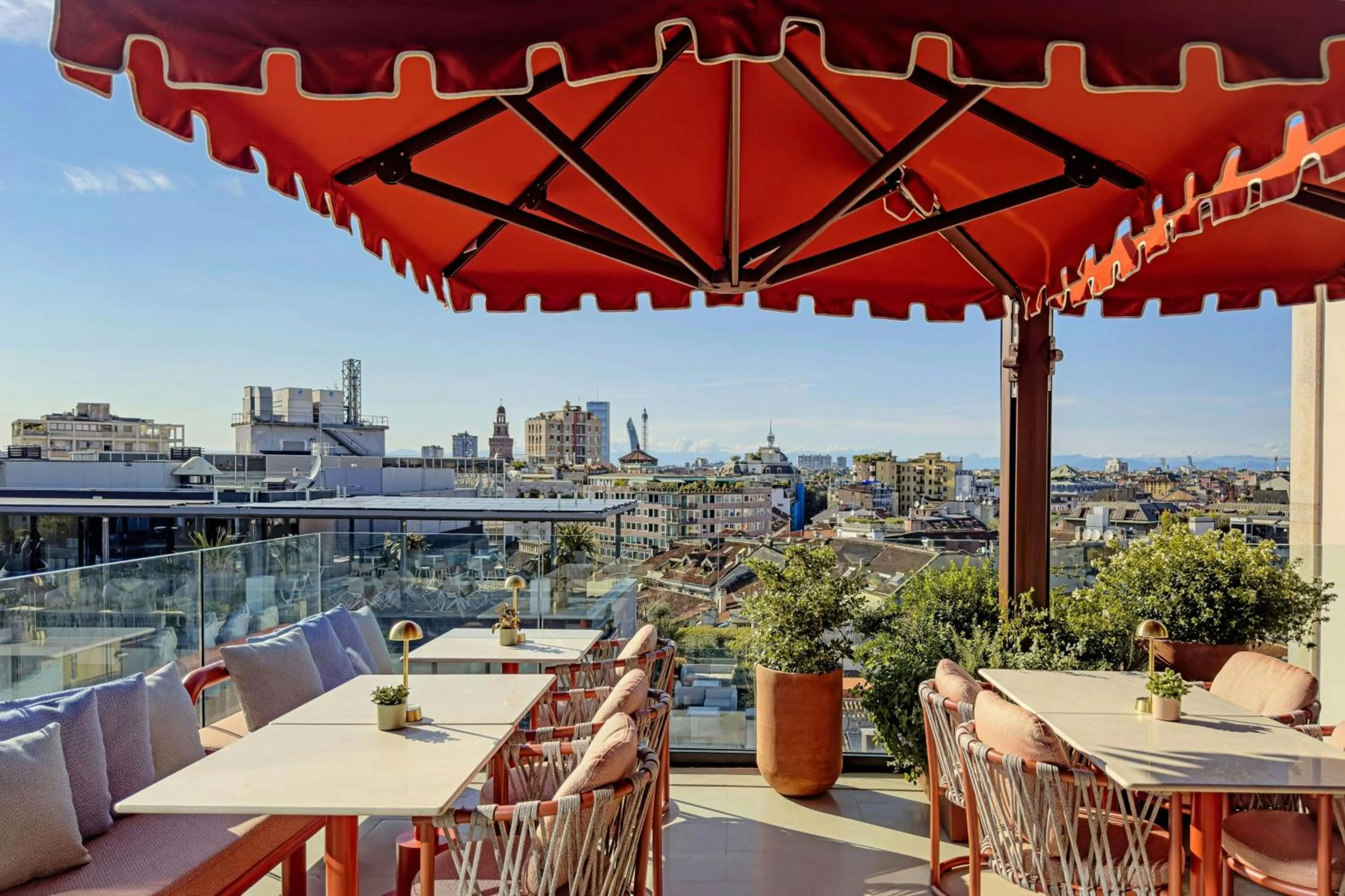 Lounge or bar in Casa Brera, a Luxury Collection Hotel, Milan