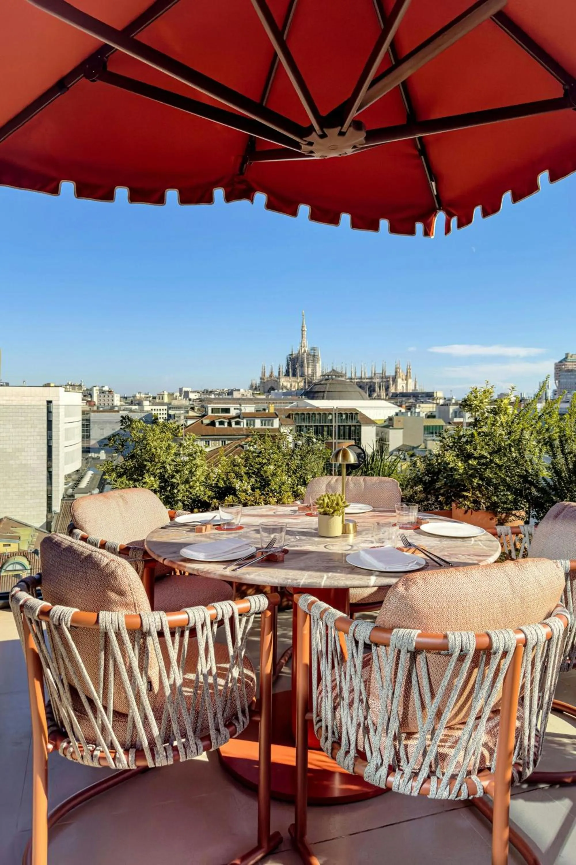 Lounge or bar in Casa Brera, a Luxury Collection Hotel, Milan