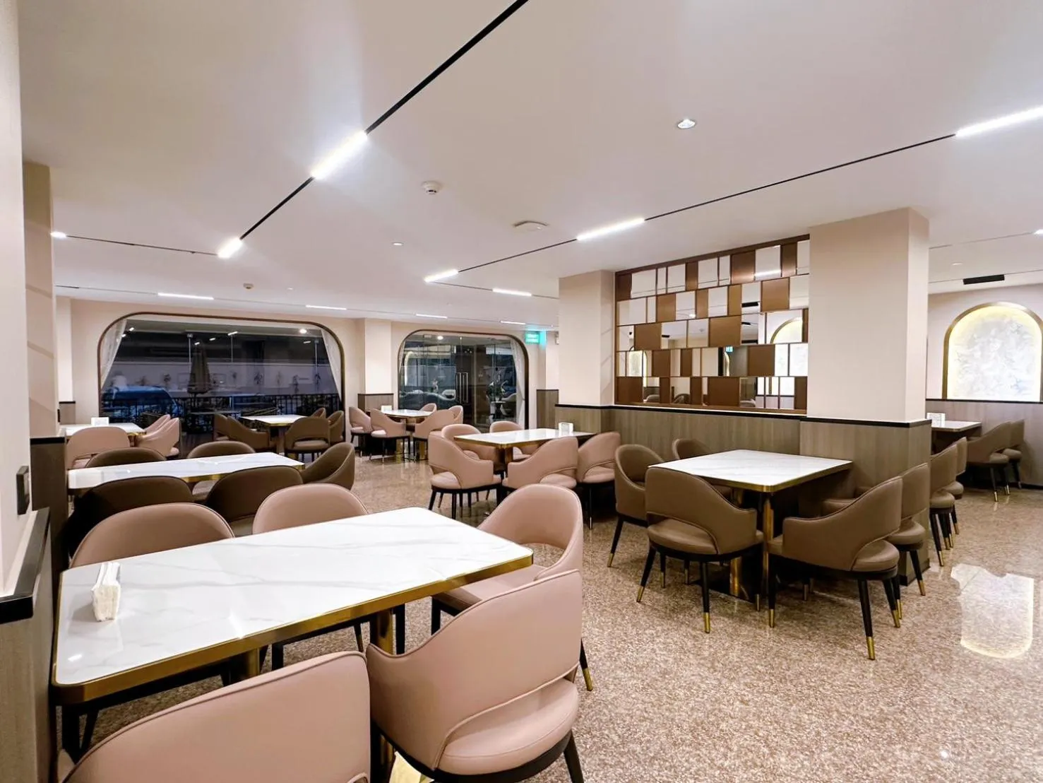 Restaurant/places to eat in Miloft Suvarnabhumi Airport Hotel