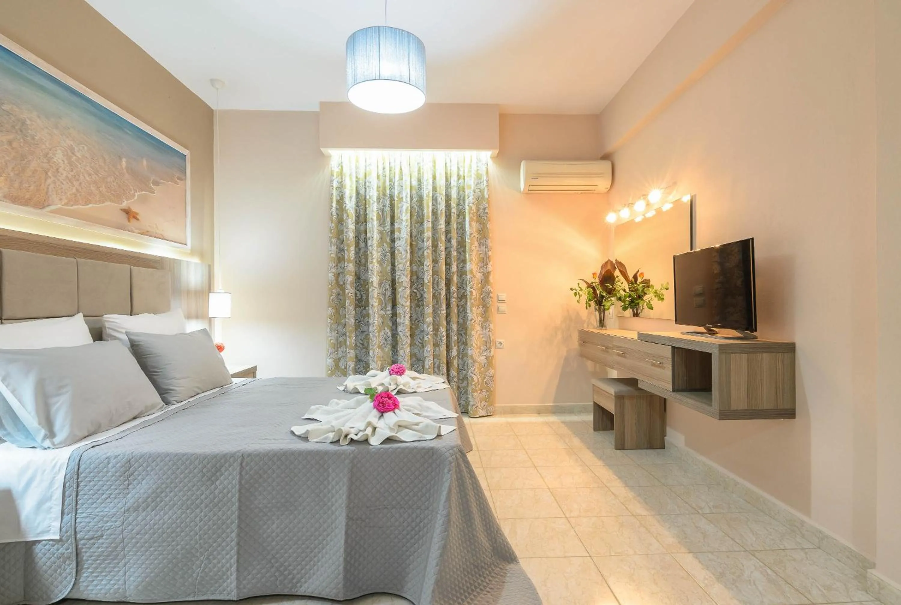 Photo of the whole room in Artemis Apartments