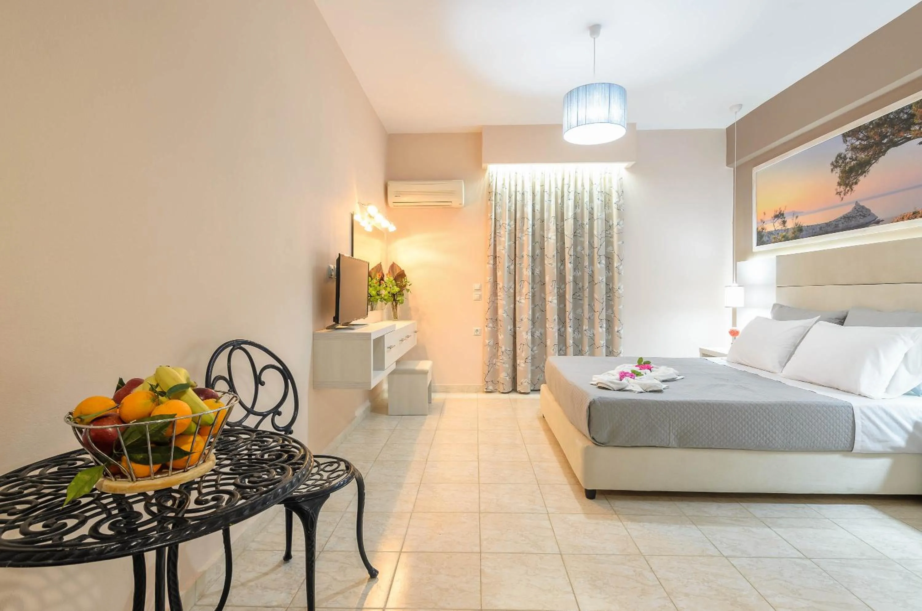 Photo of the whole room in Artemis Apartments