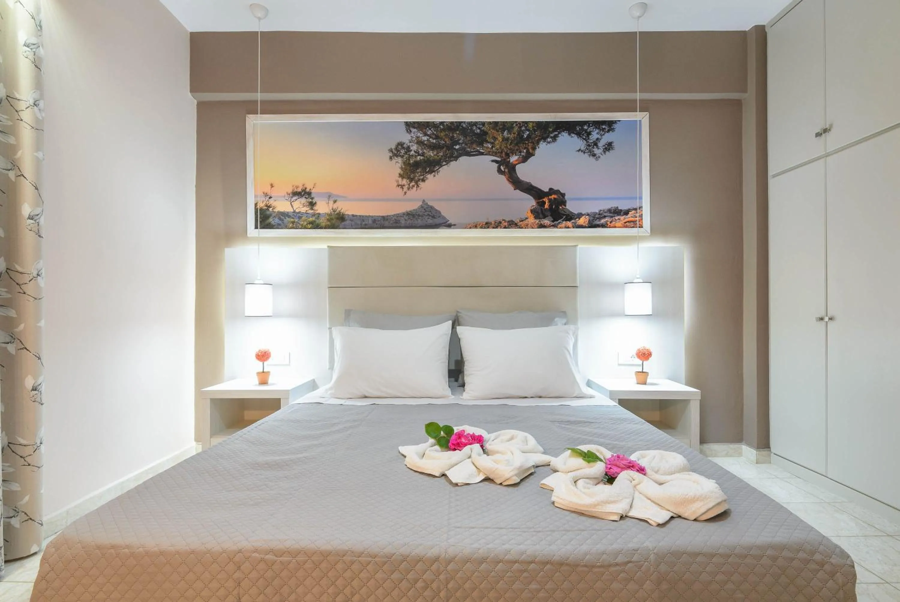 Photo of the whole room in Artemis Apartments