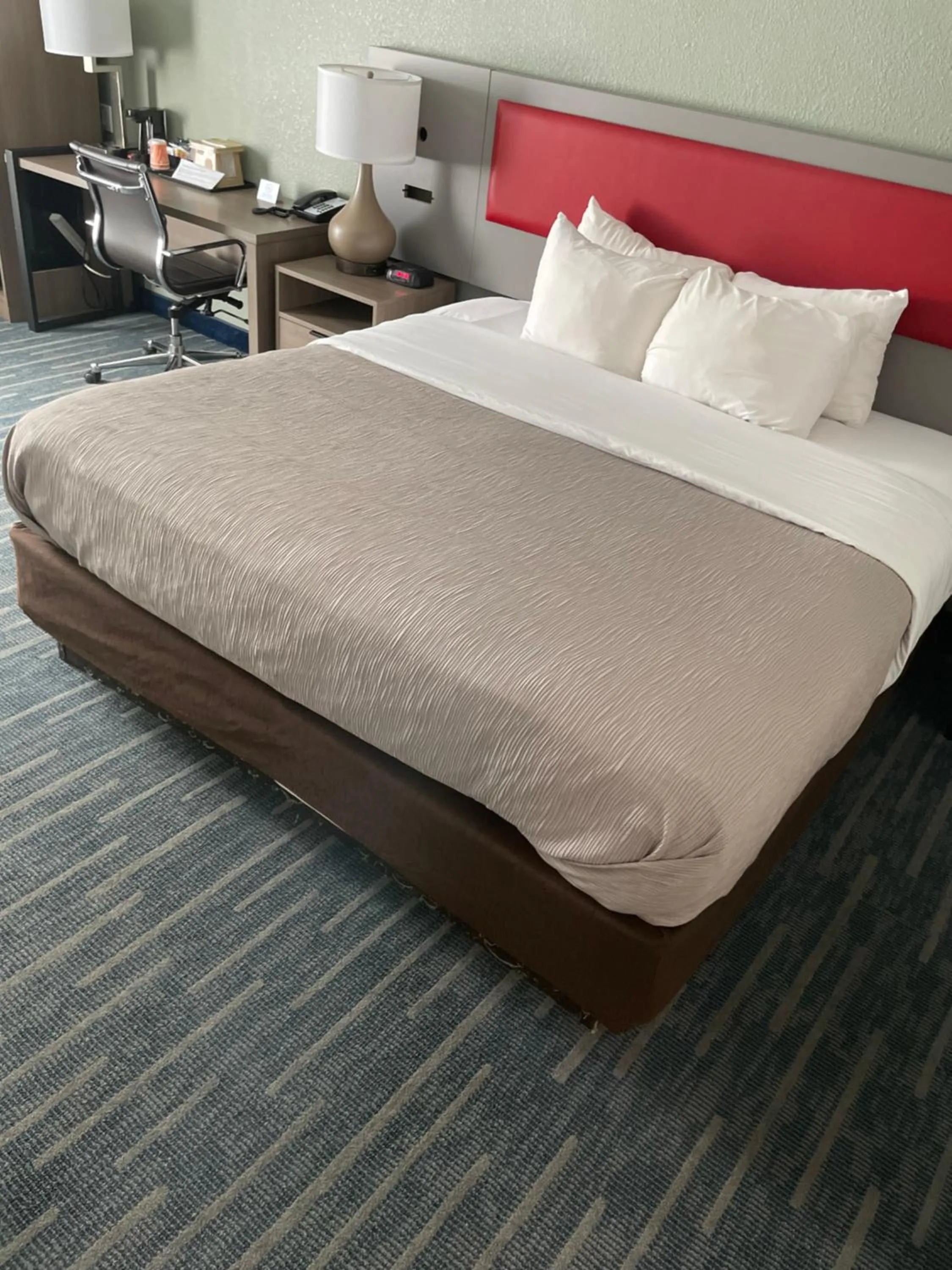 Bed in Quality Inn