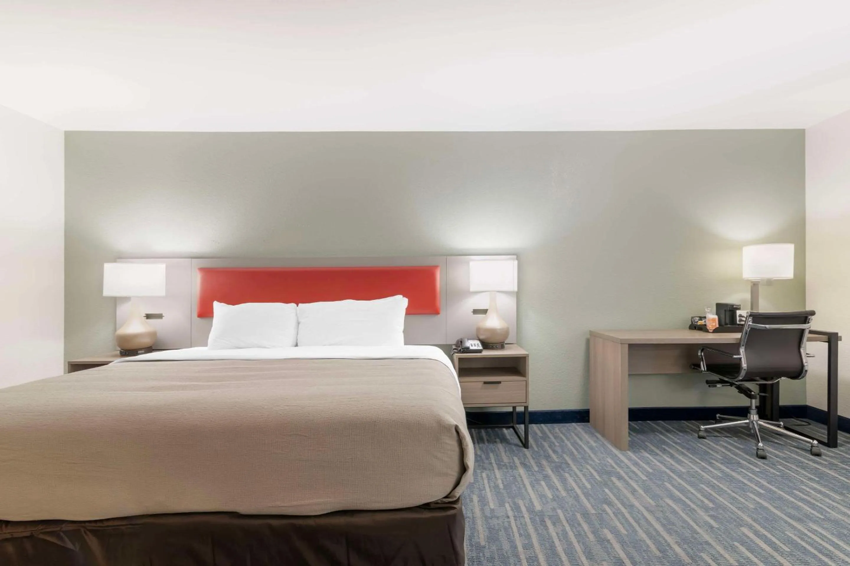 Bedroom, Bed in Quality Inn