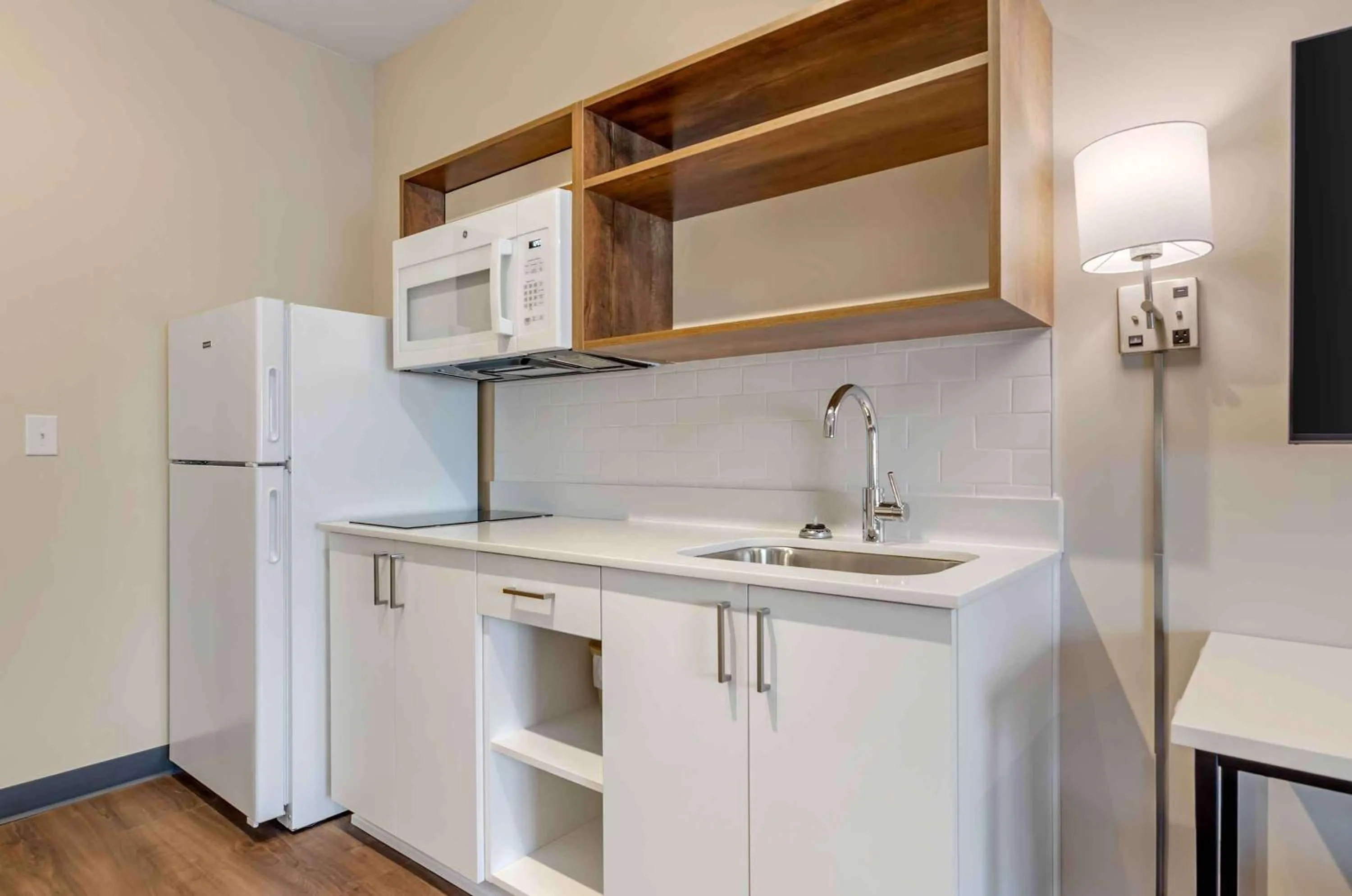 Kitchen or kitchenette in Extended Stay America Premier Suites - Harrisonburg