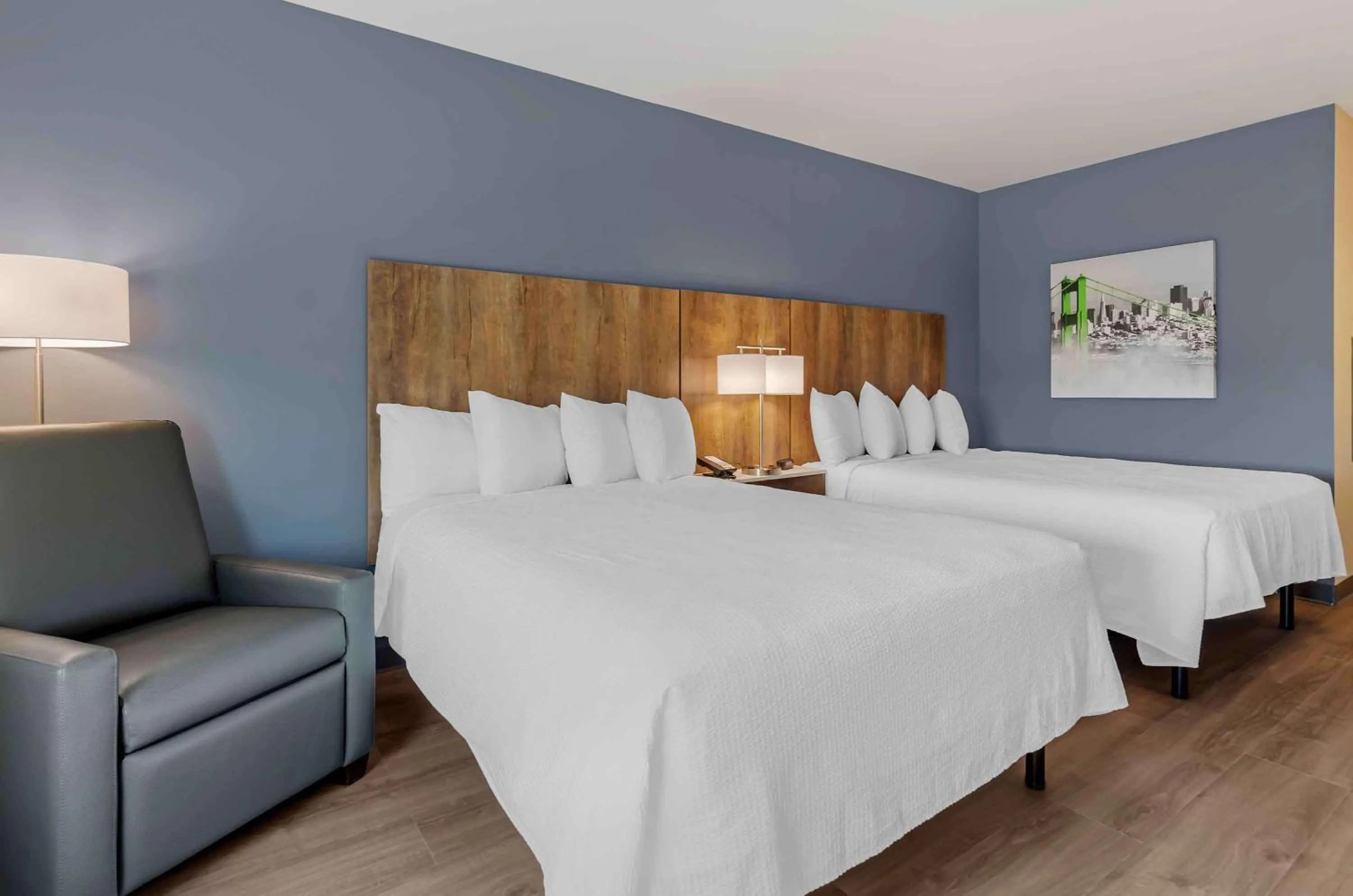 Bedroom, Bed in Extended Stay America Premier Suites - Harrisonburg