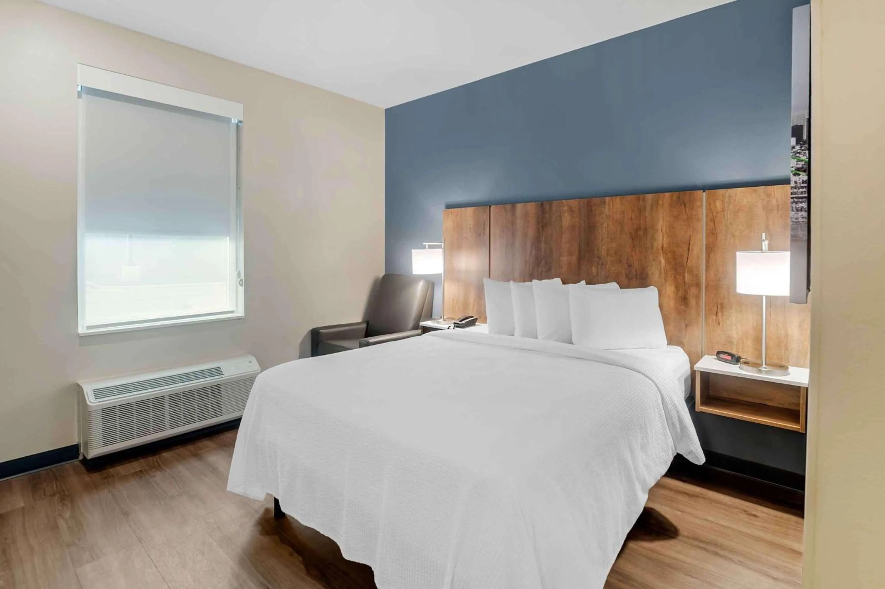 Bedroom, Bed in Extended Stay America Premier Suites - Asheville