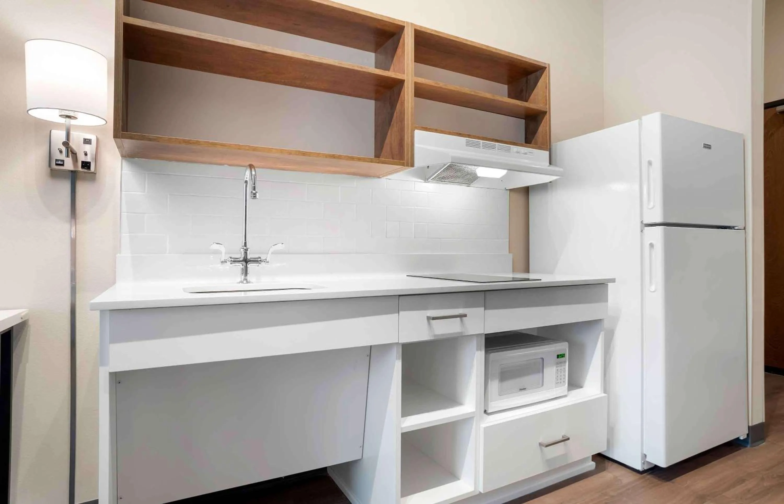 Kitchen or kitchenette in Extended Stay America Premier Suites - Pensacola - NAS Corry Station