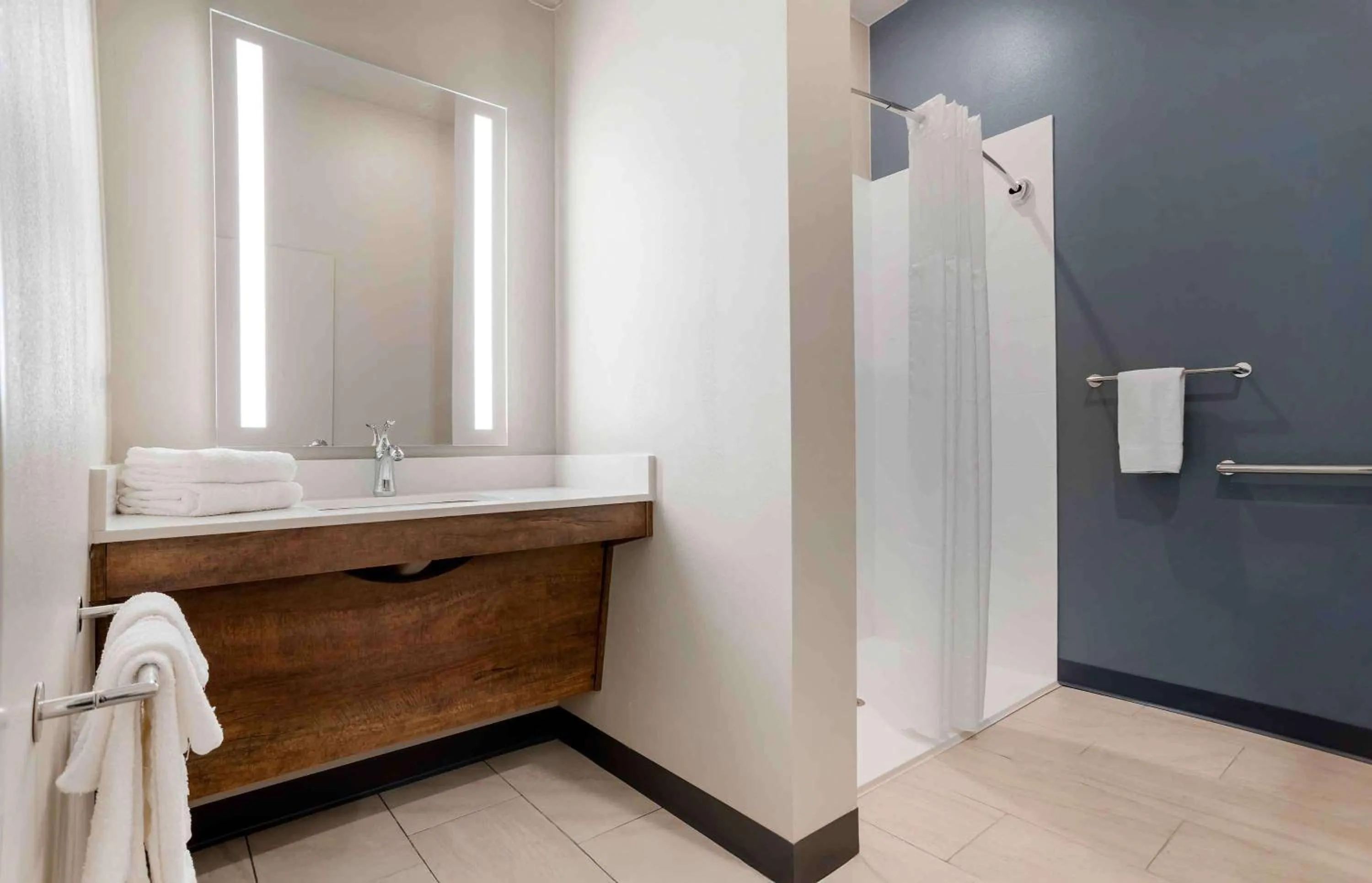 Bathroom in Extended Stay America Premier Suites - Pensacola - NAS Corry Station