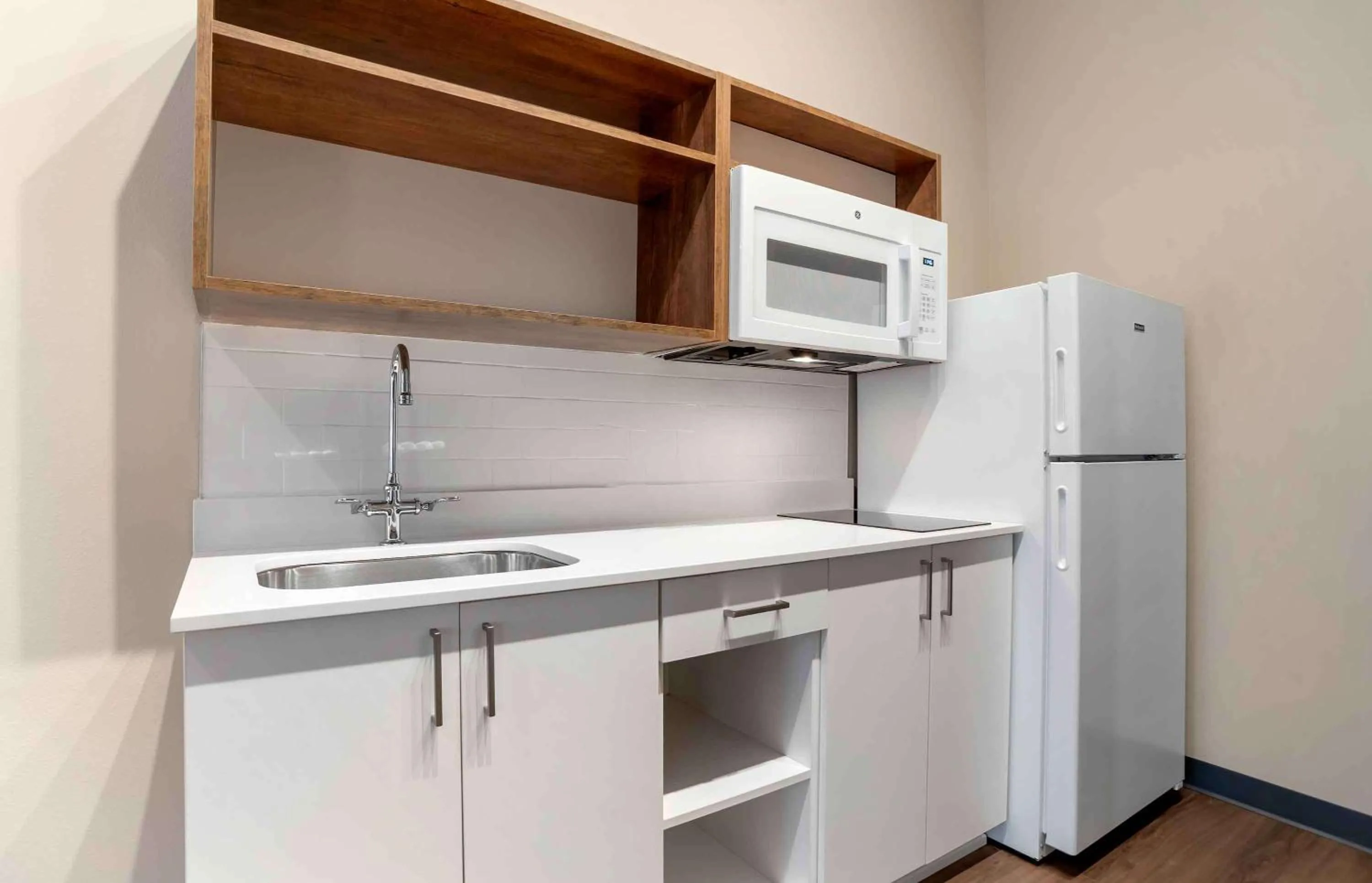 Kitchen or kitchenette in Extended Stay America Premier Suites - Pensacola - NAS Corry Station