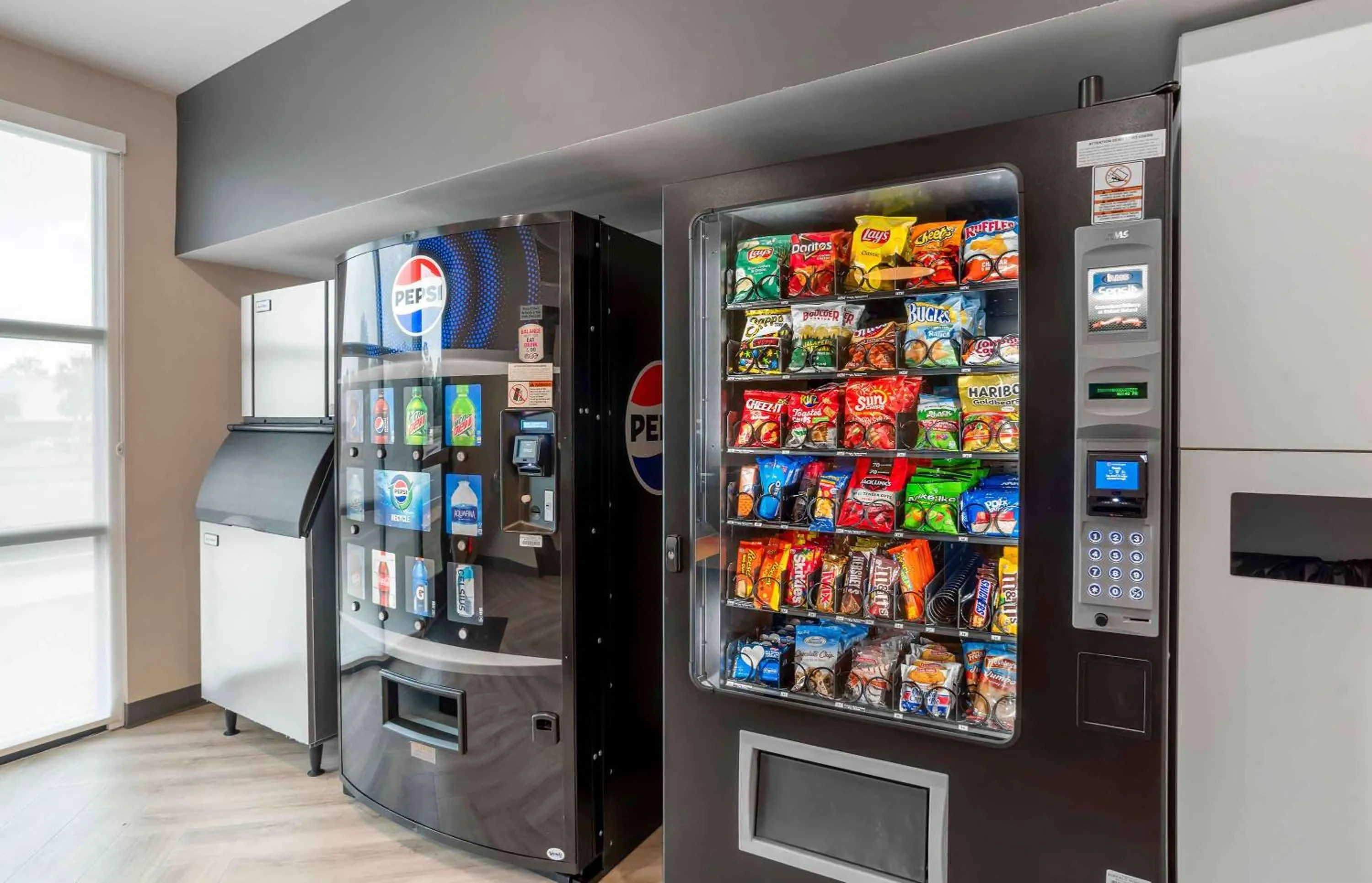 Property building in Extended Stay America Premier Suites - Pensacola - NAS Corry Station