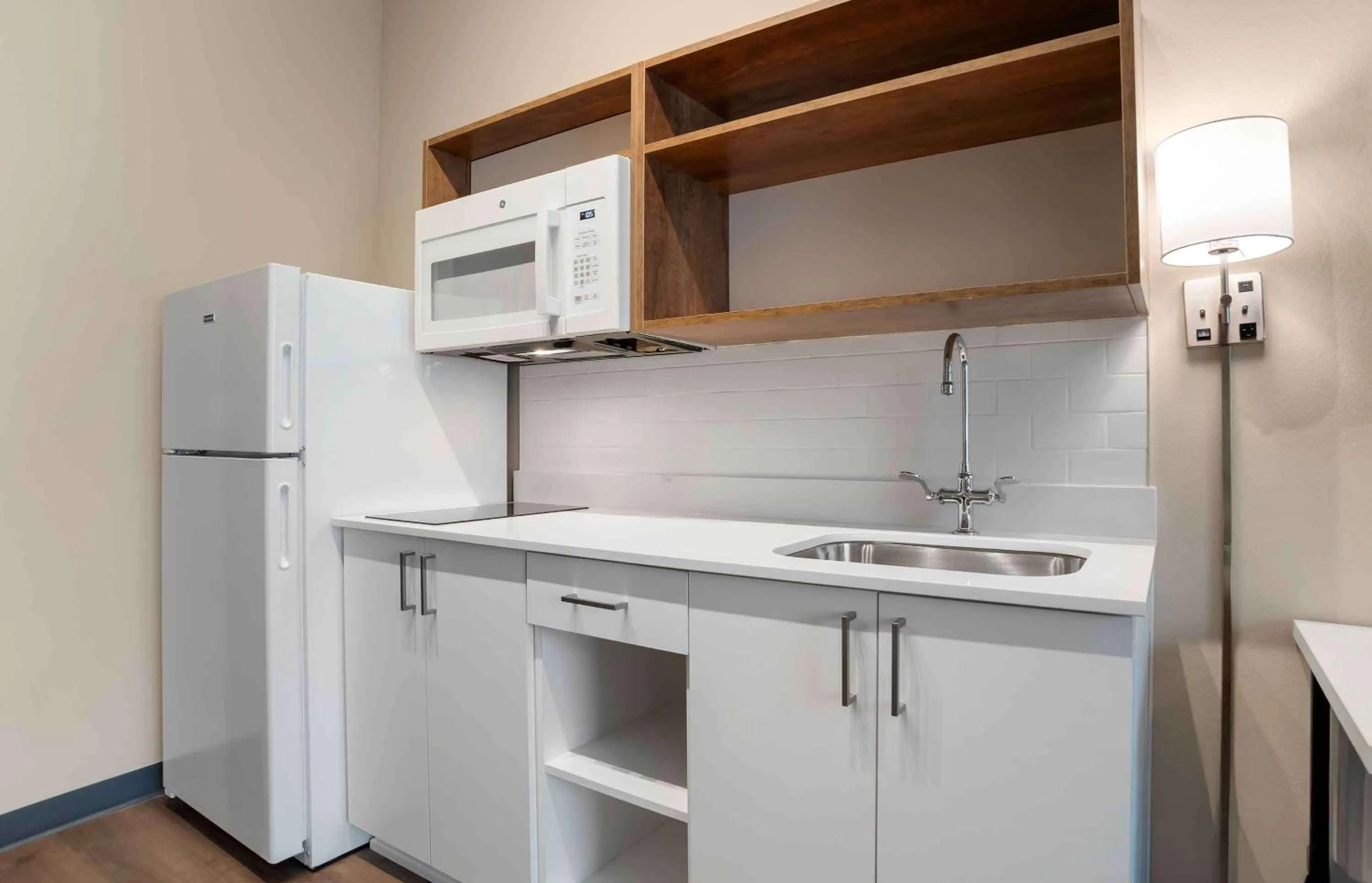 Kitchen or kitchenette in Extended Stay America Premier Suites - Pensacola - NAS Corry Station