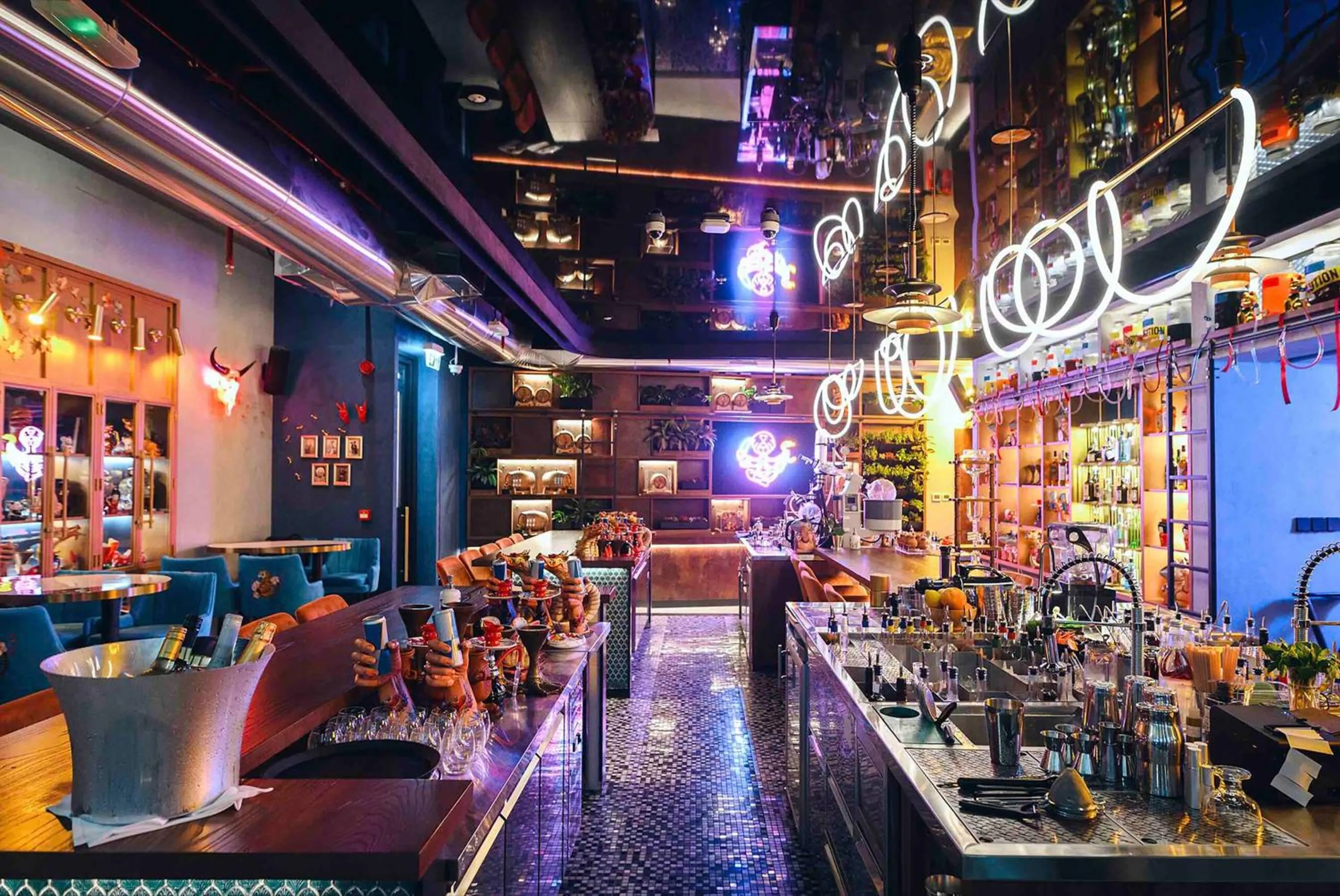 Lounge or bar in ME Dubai Residences