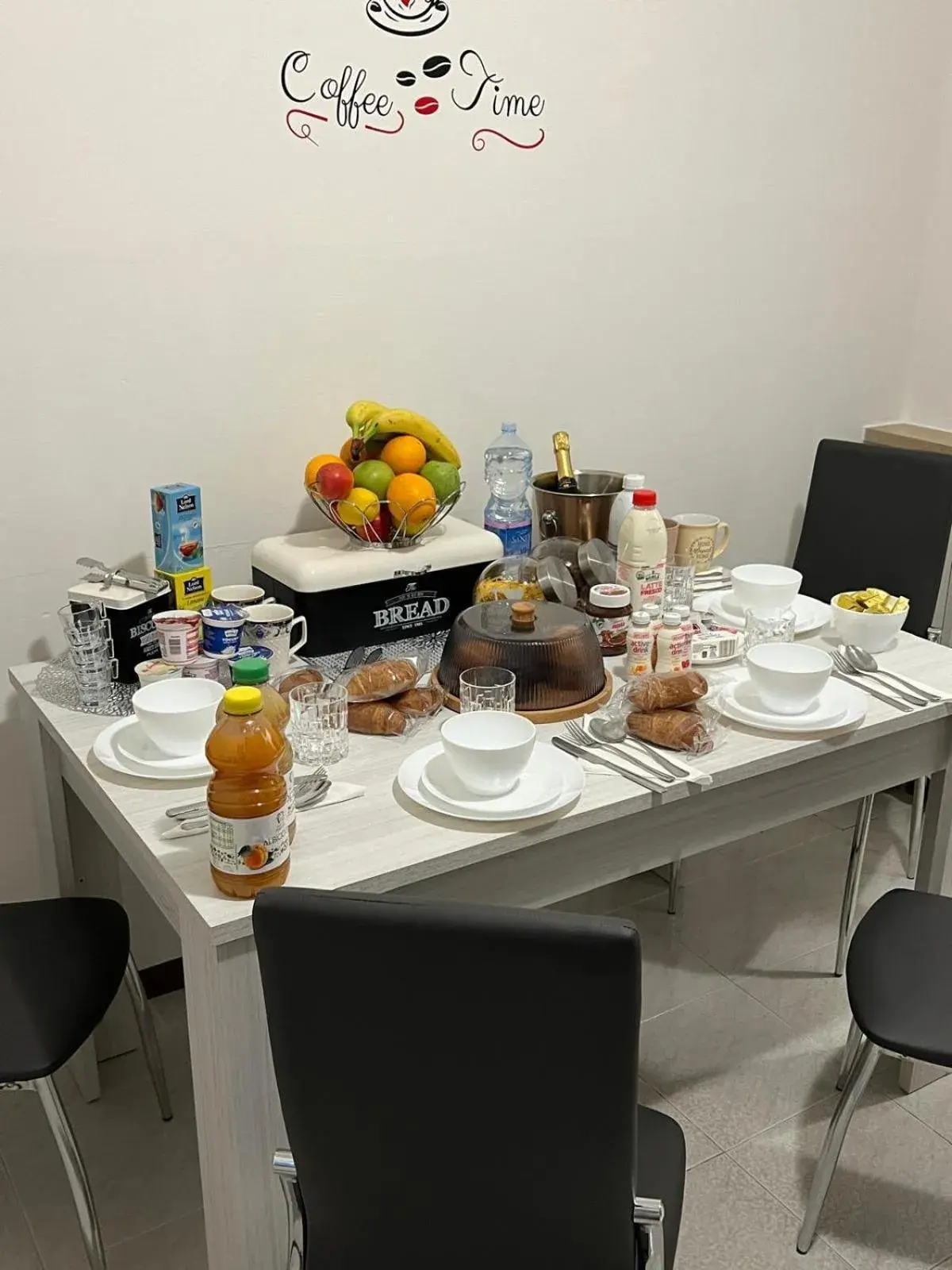 Breakfast in Mario&Elena House Breakfast in Mario&Elena House