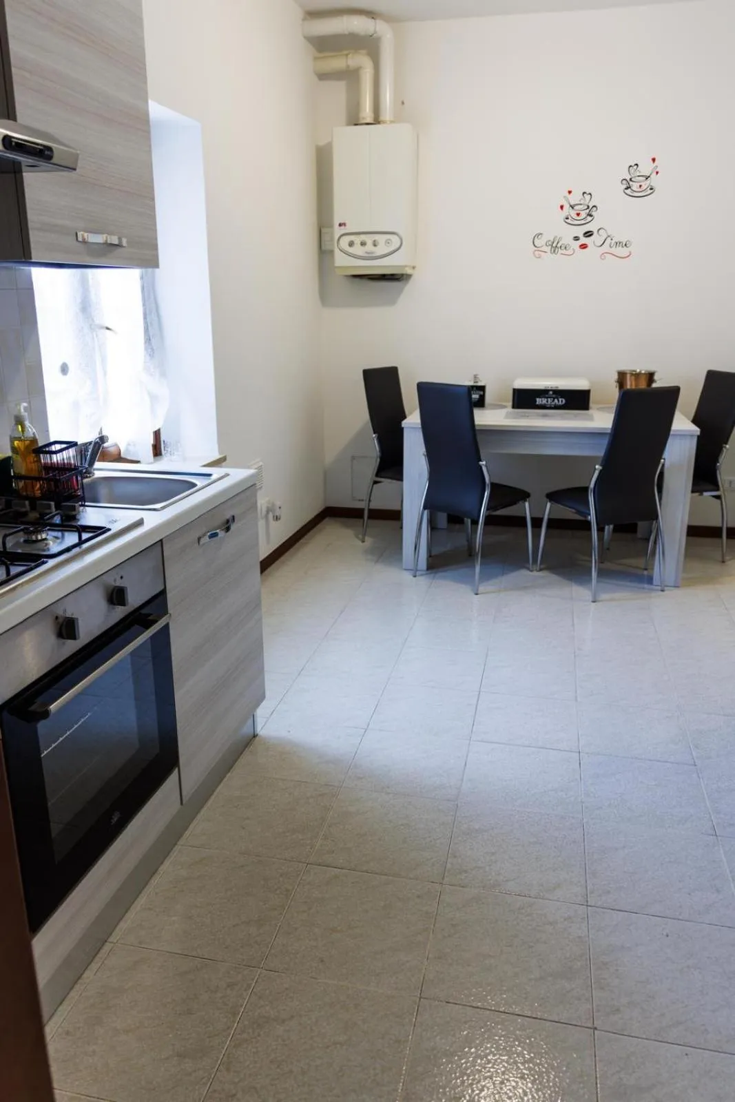 Kitchen or kitchenette in Mario&Elena House