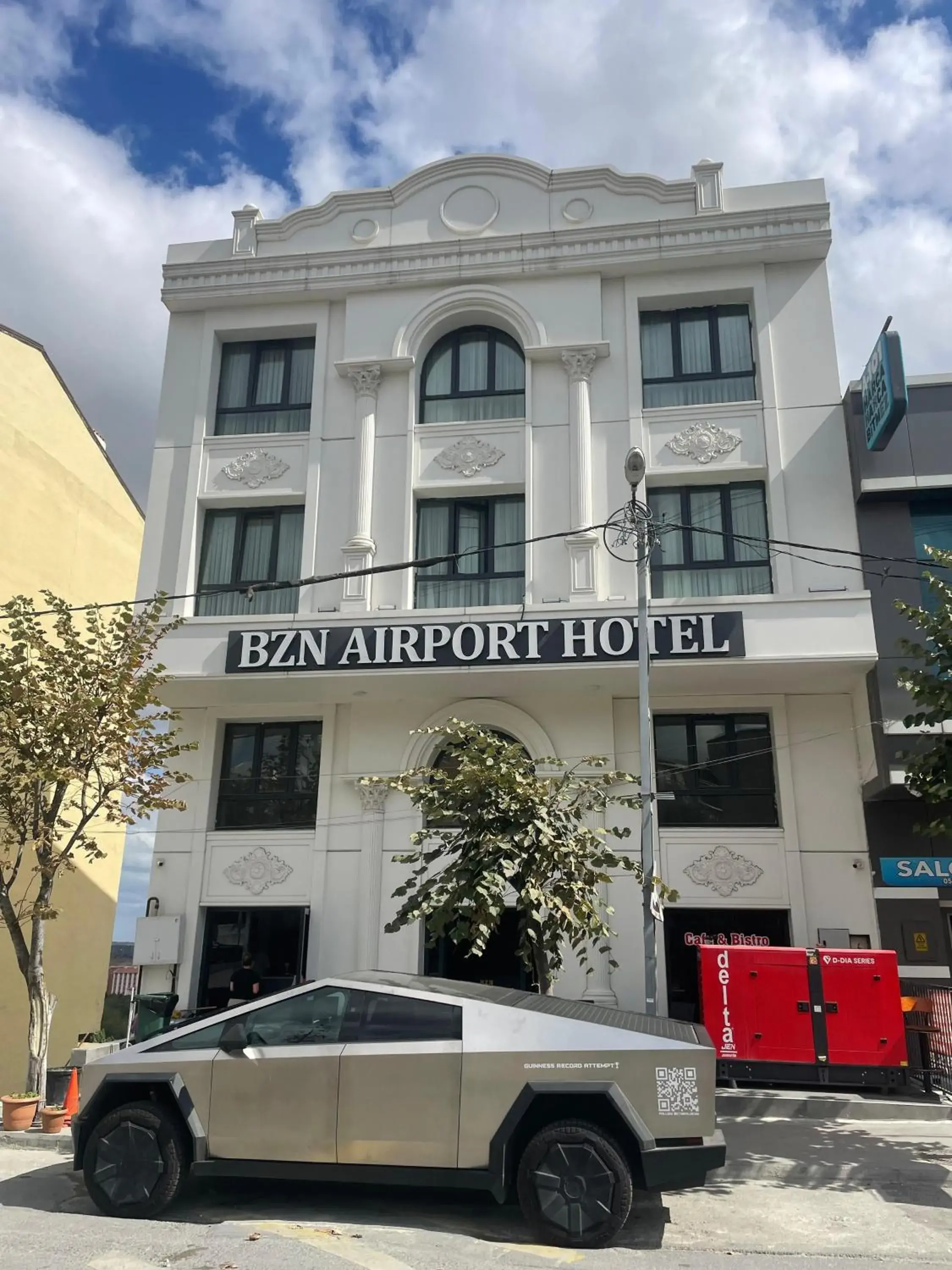 Property building in BZN Airport Hotel Property building in BZN Airport Hotel