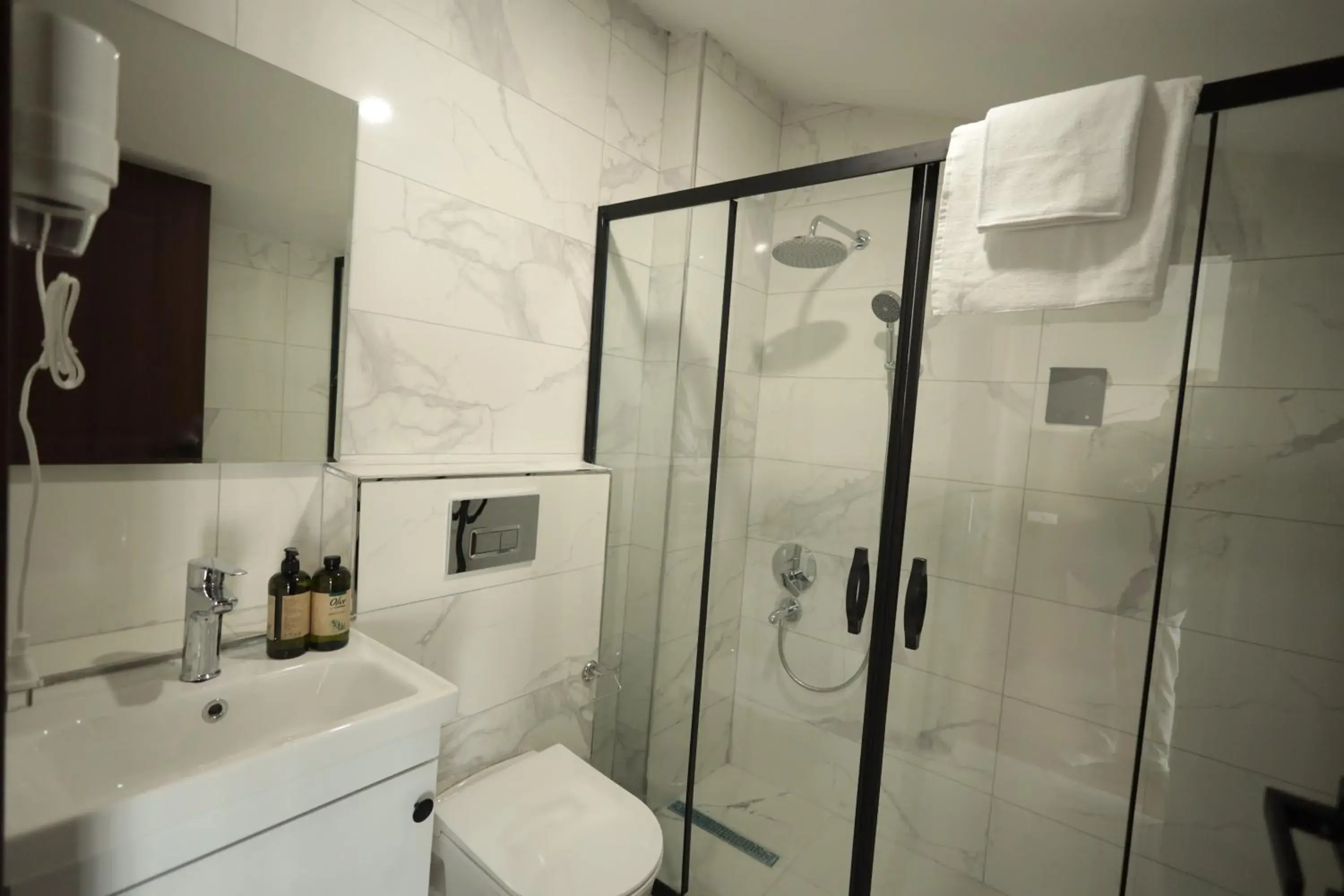 Shower in BZN Airport Hotel Shower in BZN Airport Hotel