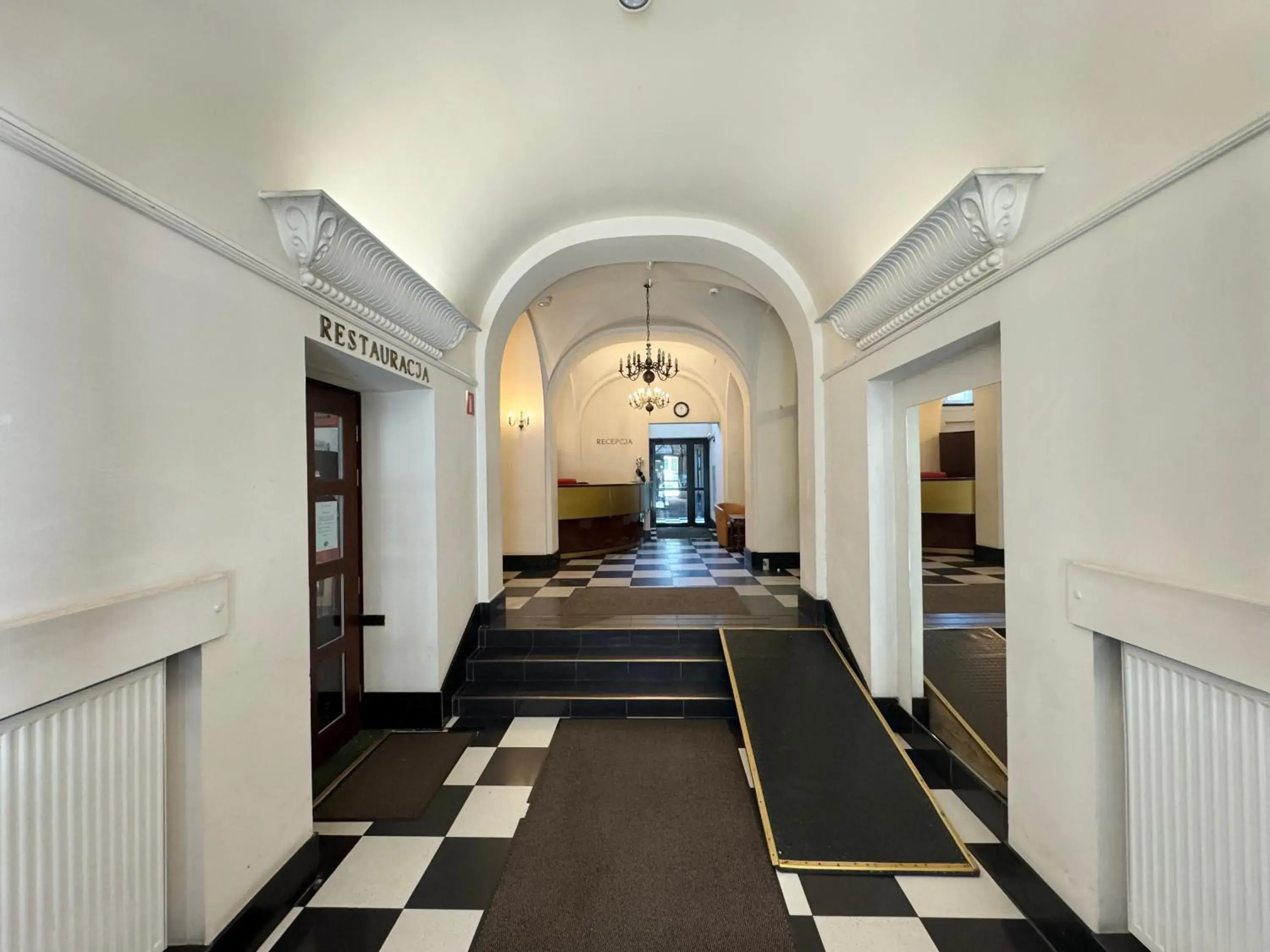 Facade/entrance in Hotel Mazowiecki WOW Facade/entrance in Hotel Mazowiecki WOW