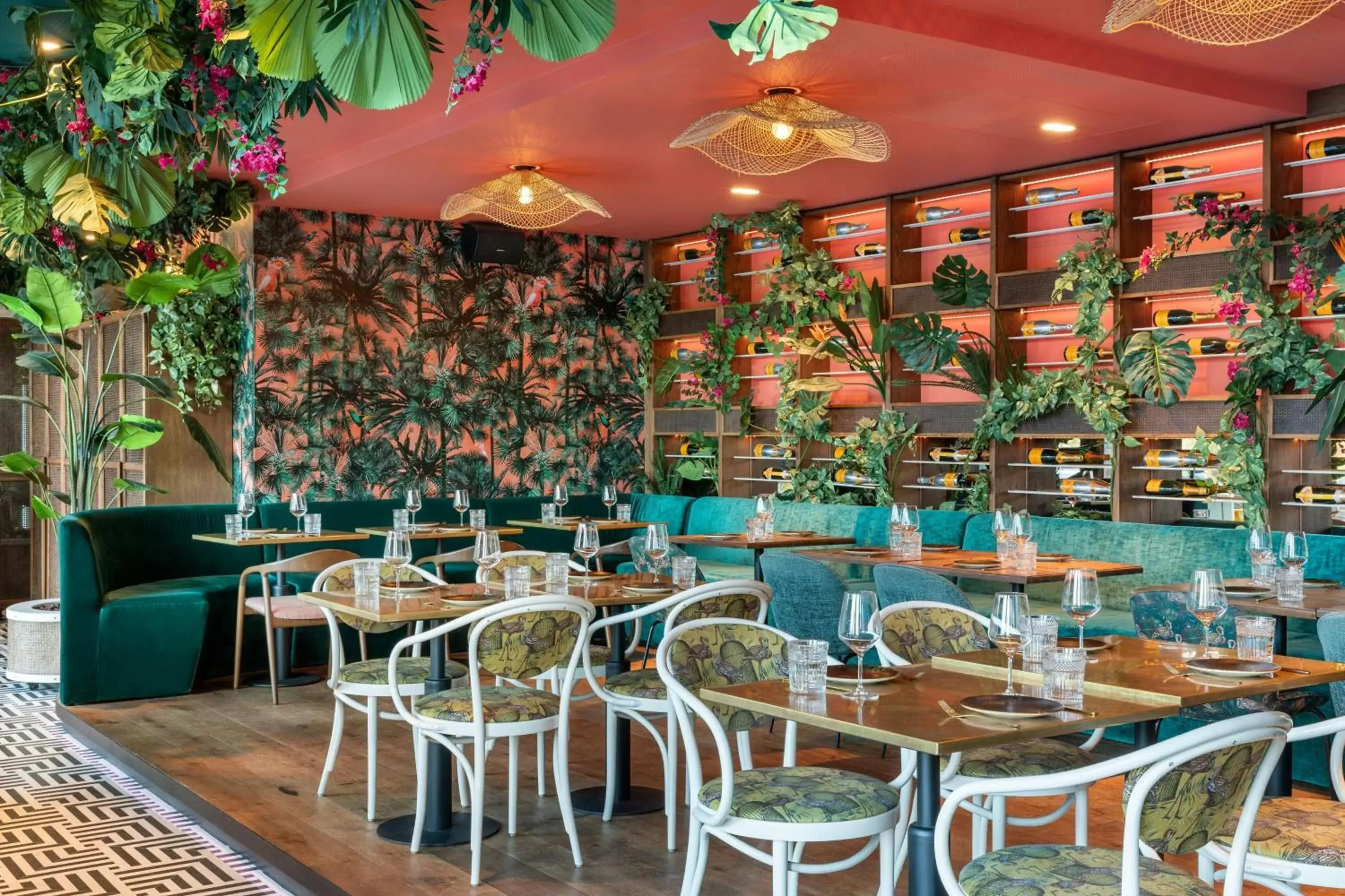 Restaurant/places to eat in Corendon Amsterdam New-West, a Tribute Portfolio Hotel Restaurant/places to eat in Corendon Amsterdam New-West, a Tribute Portfolio Hotel