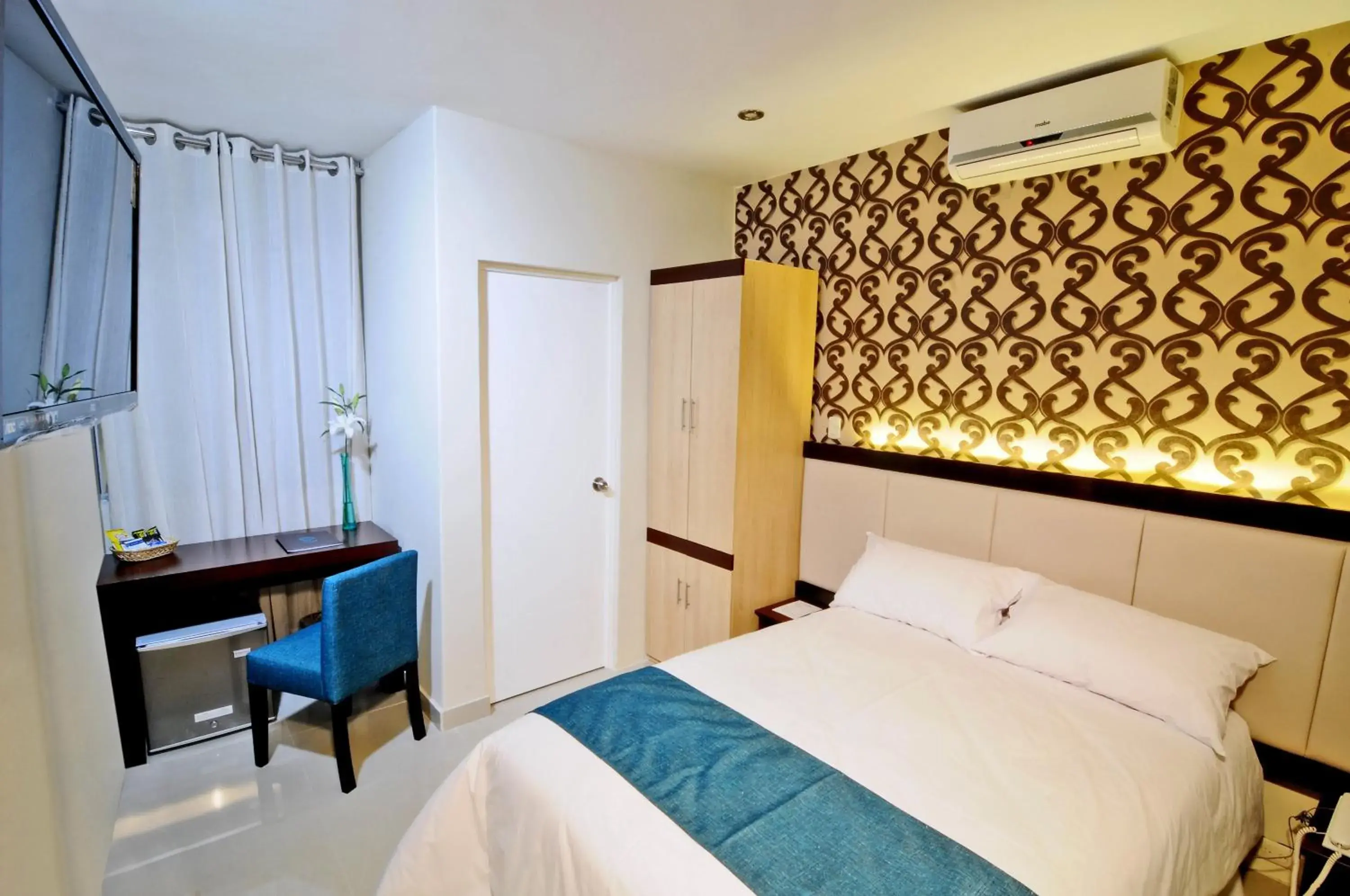 Deluxe Double Room in Dom Hotel Deluxe Double Room in Dom Hotel