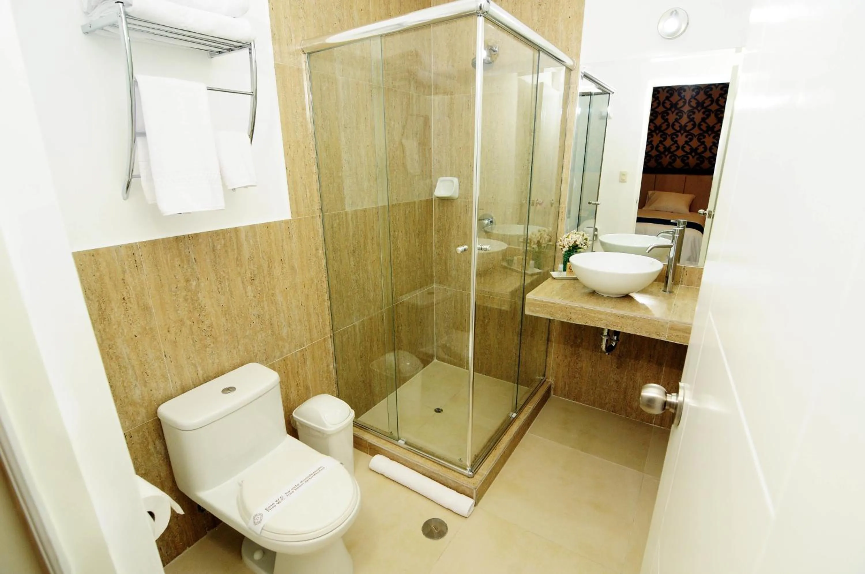 Toilet in Dom Hotel