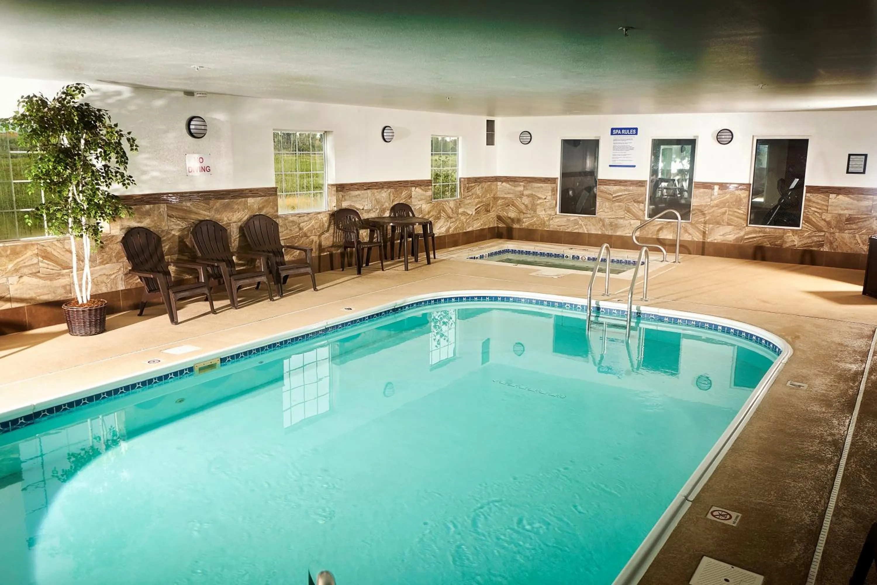 Swimming pool in FairBridge Inn Express Dillon
