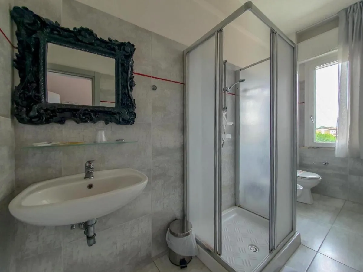 Shower in Coelho Beach Hotel