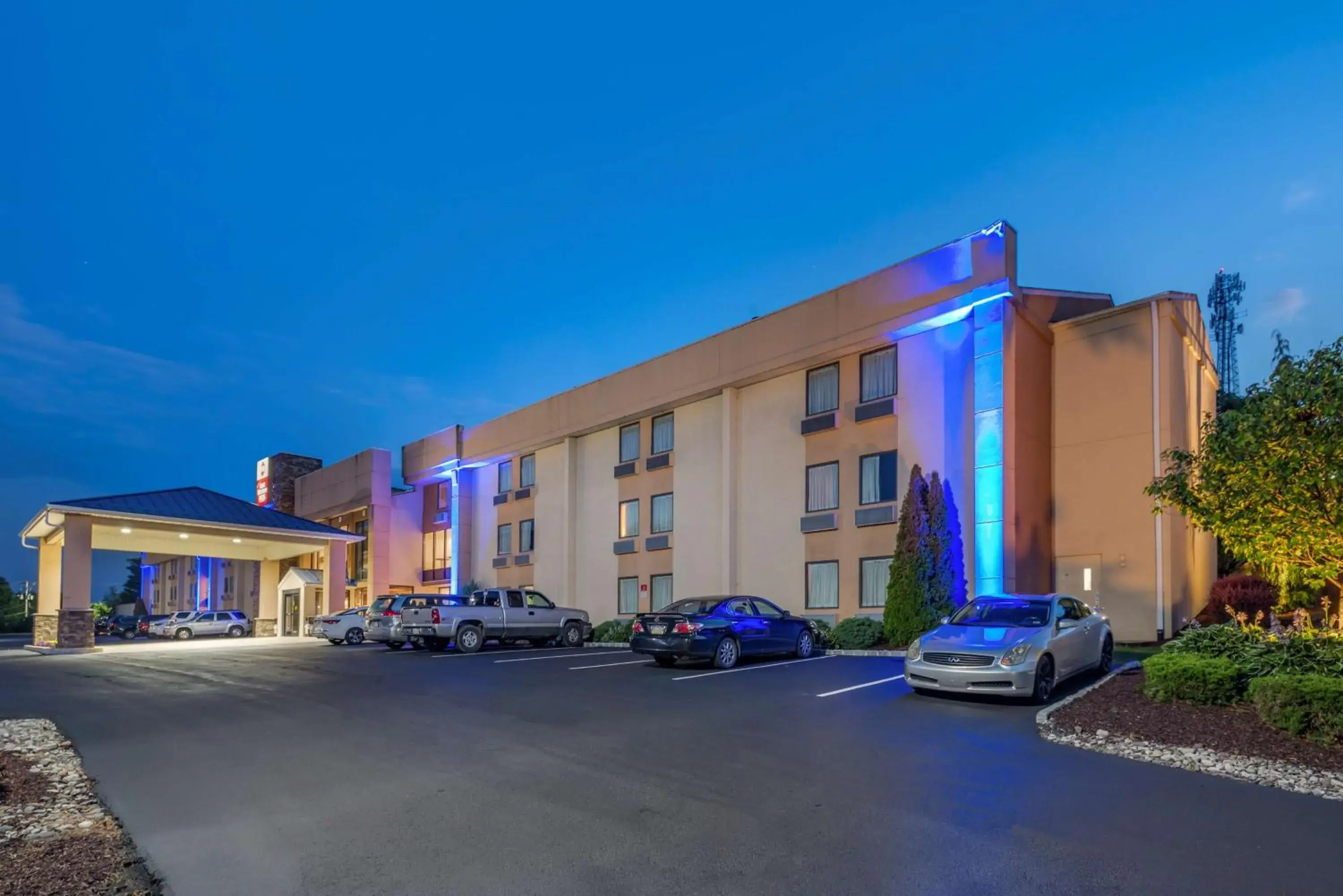 Property building in BEST WESTERN PLUS Poconos Property building in BEST WESTERN PLUS Poconos