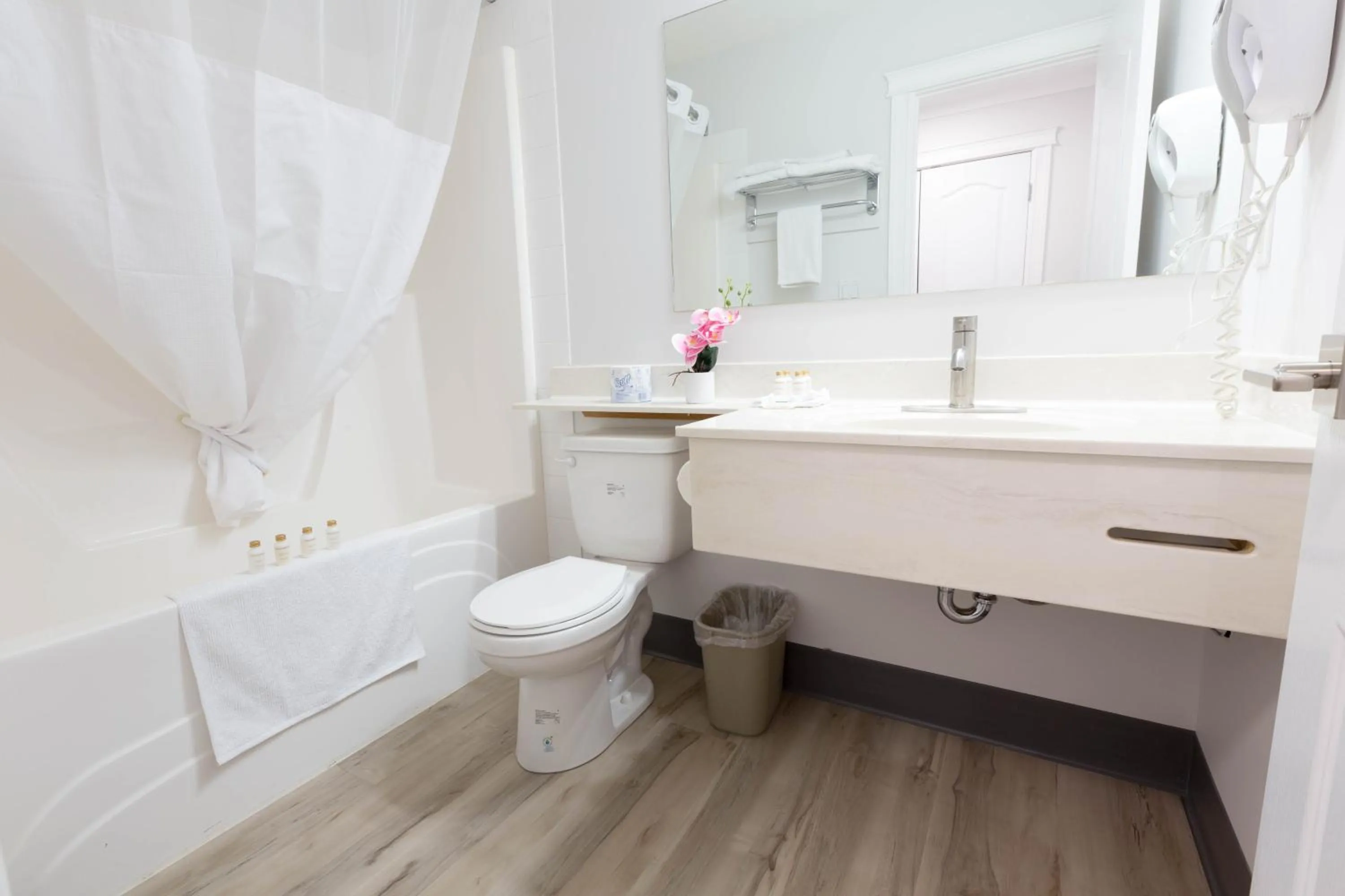 Bathroom in Nova Inn Inuvik