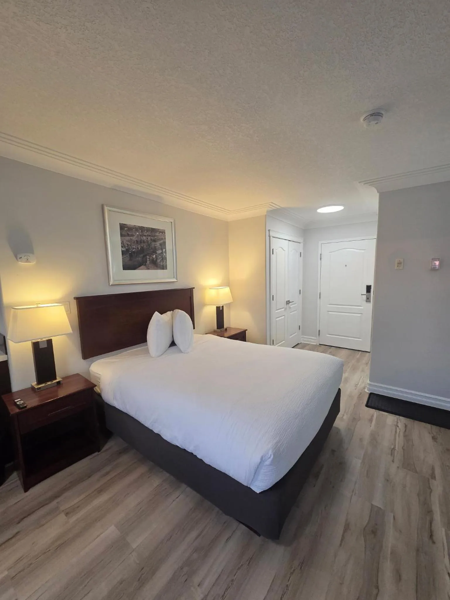 Bed in Nova Inn Inuvik