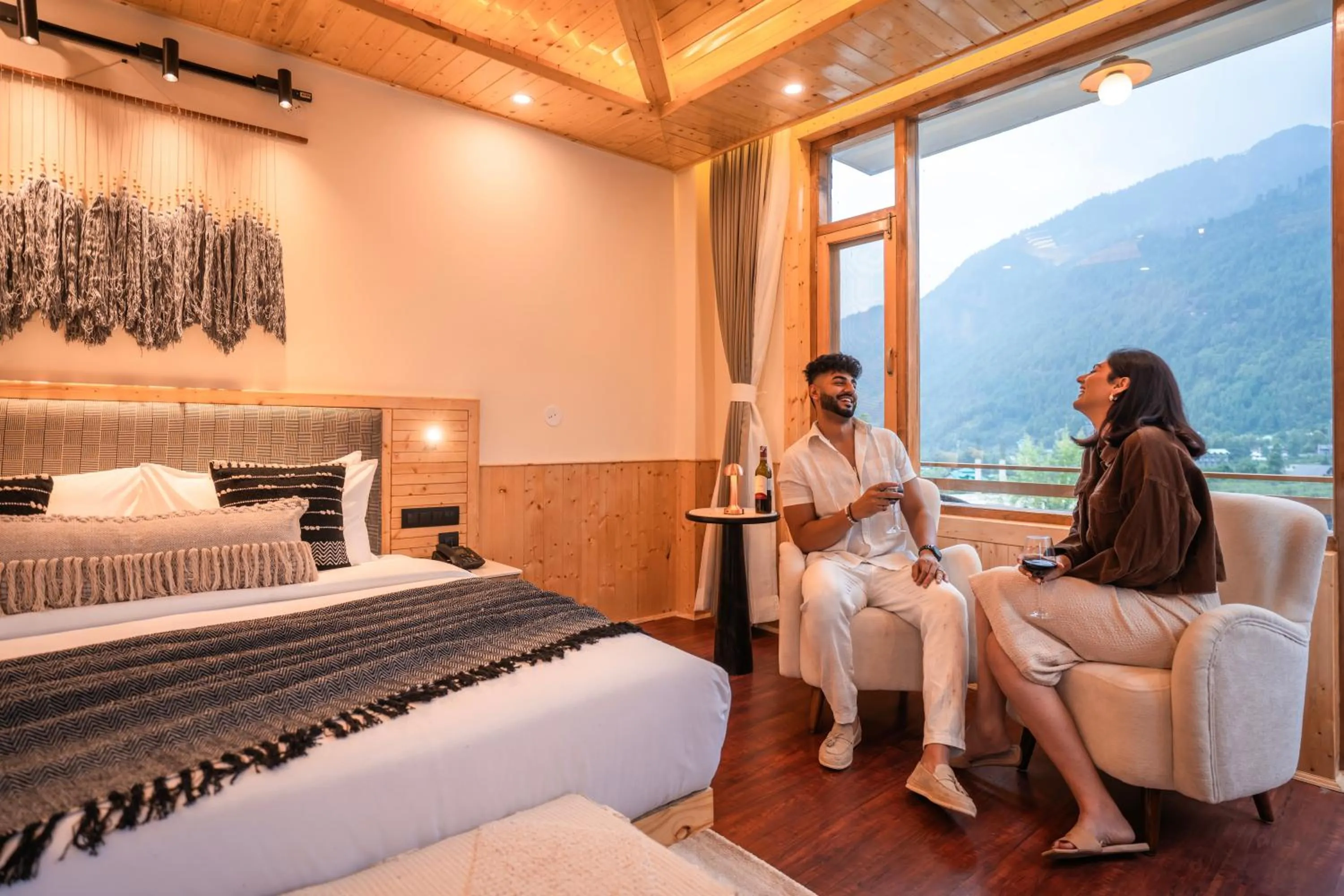 Mountain view, Bed in Olgah Manali