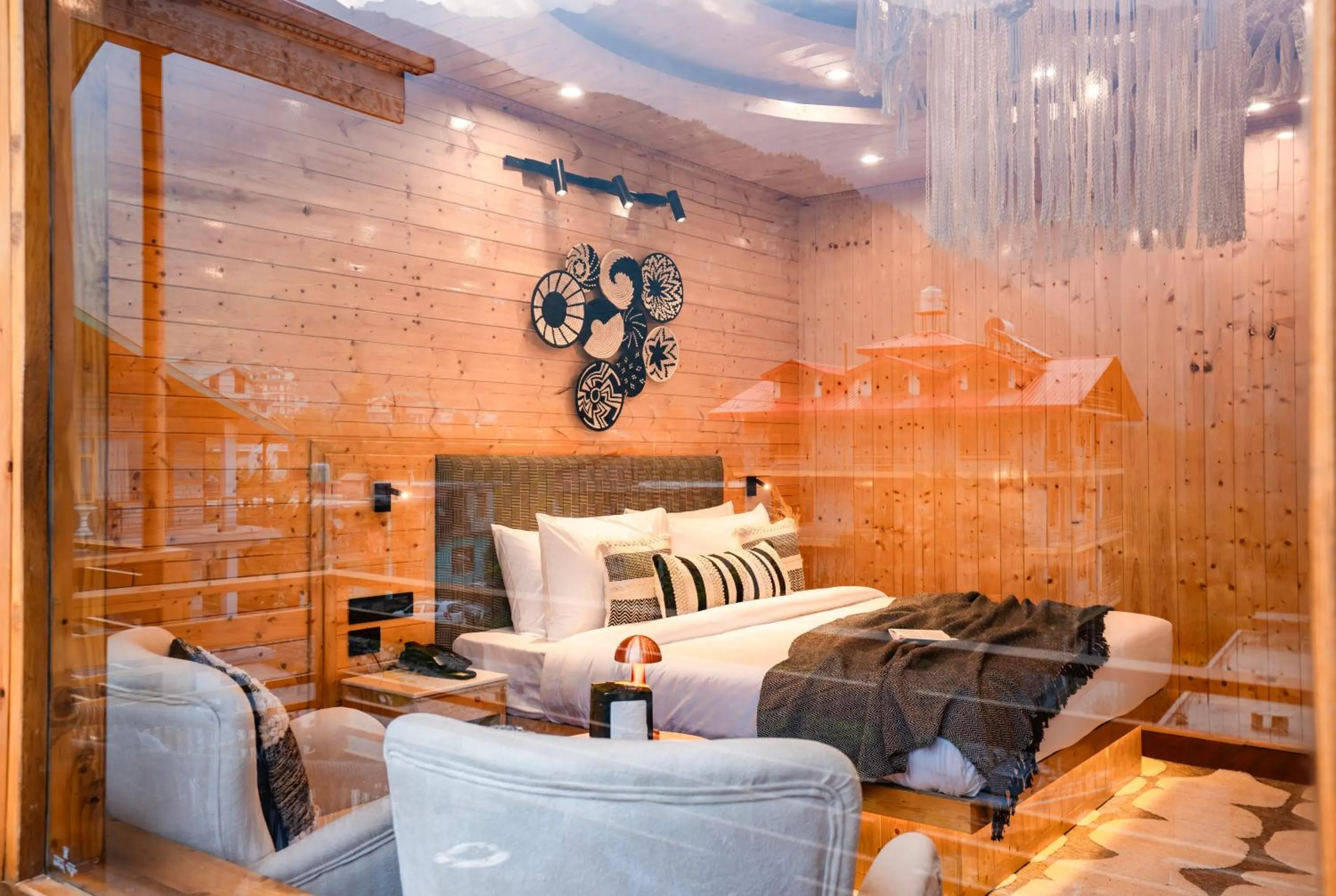 Photo of the whole room, Bed in Olgah Manali