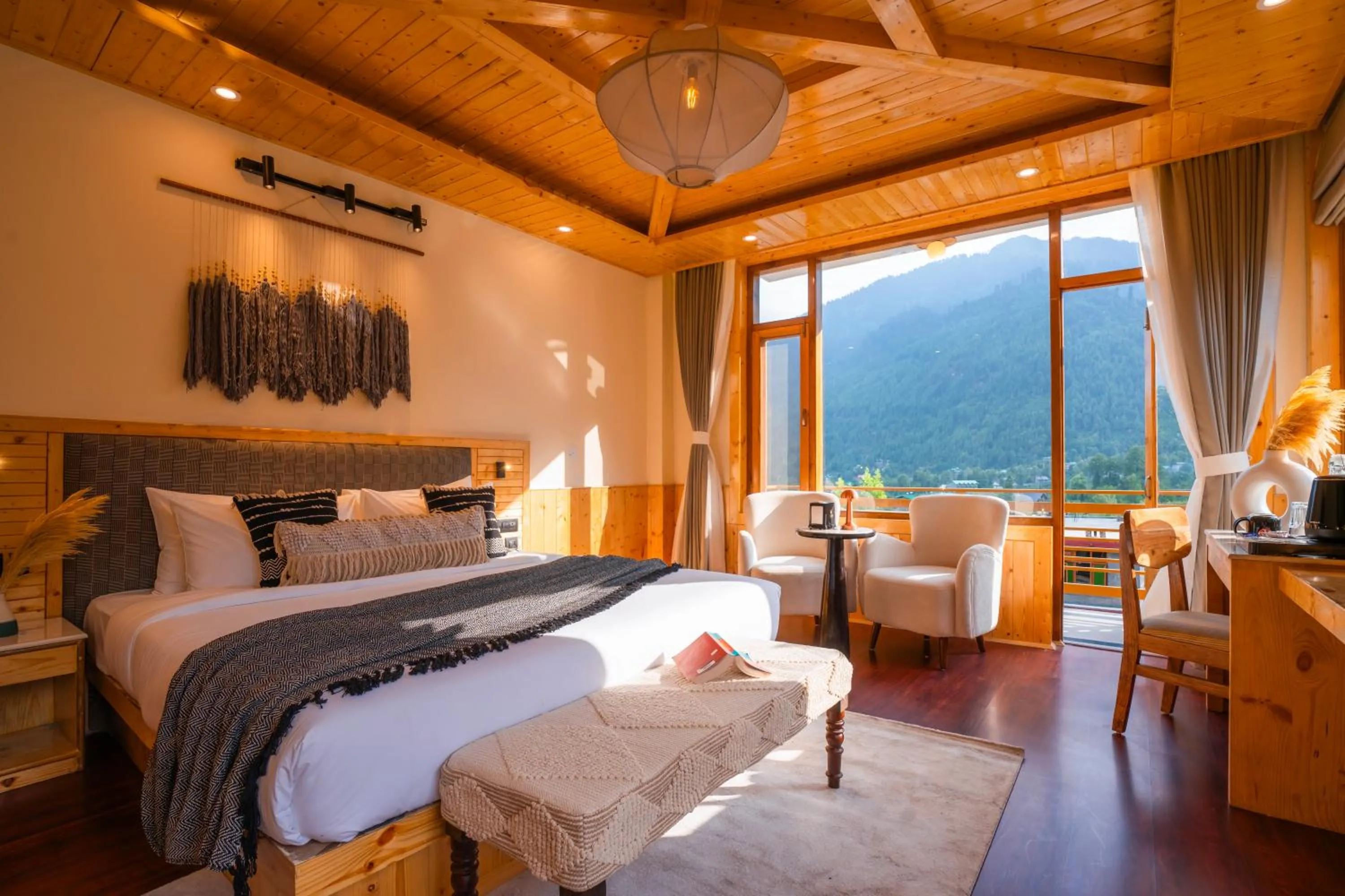 Photo of the whole room, Bed in Olgah Manali