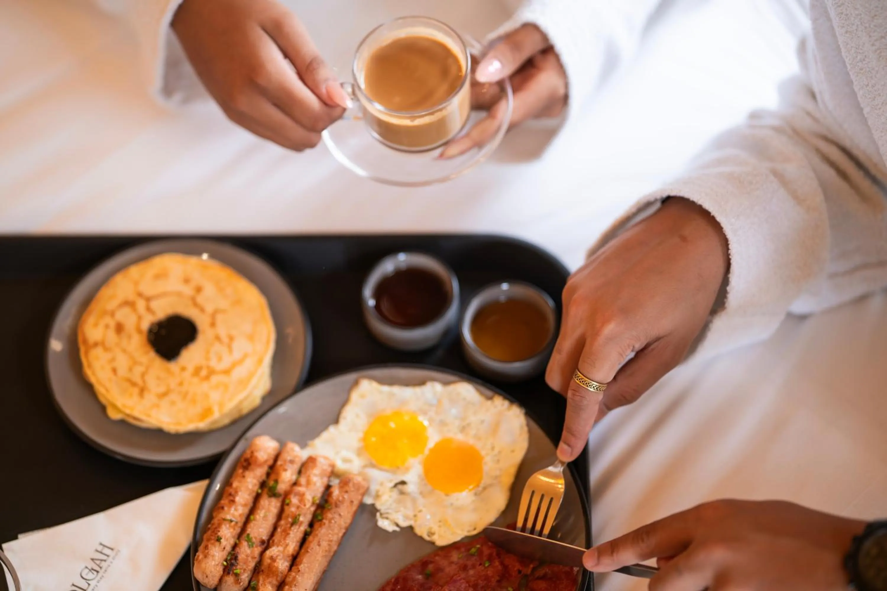 People in Olgah Manali